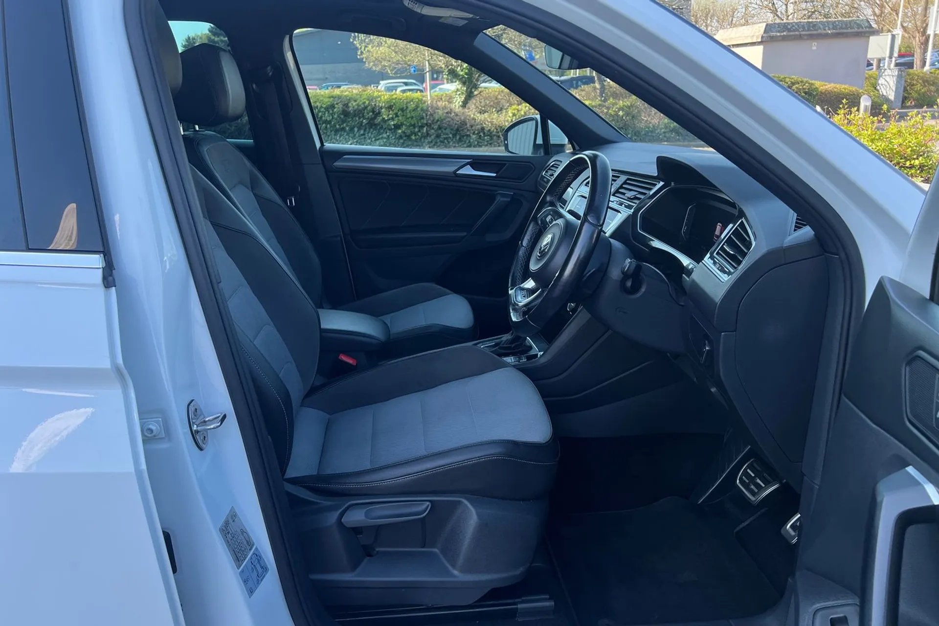 VOLKSWAGEN TIGUAN thumbnail image number 25