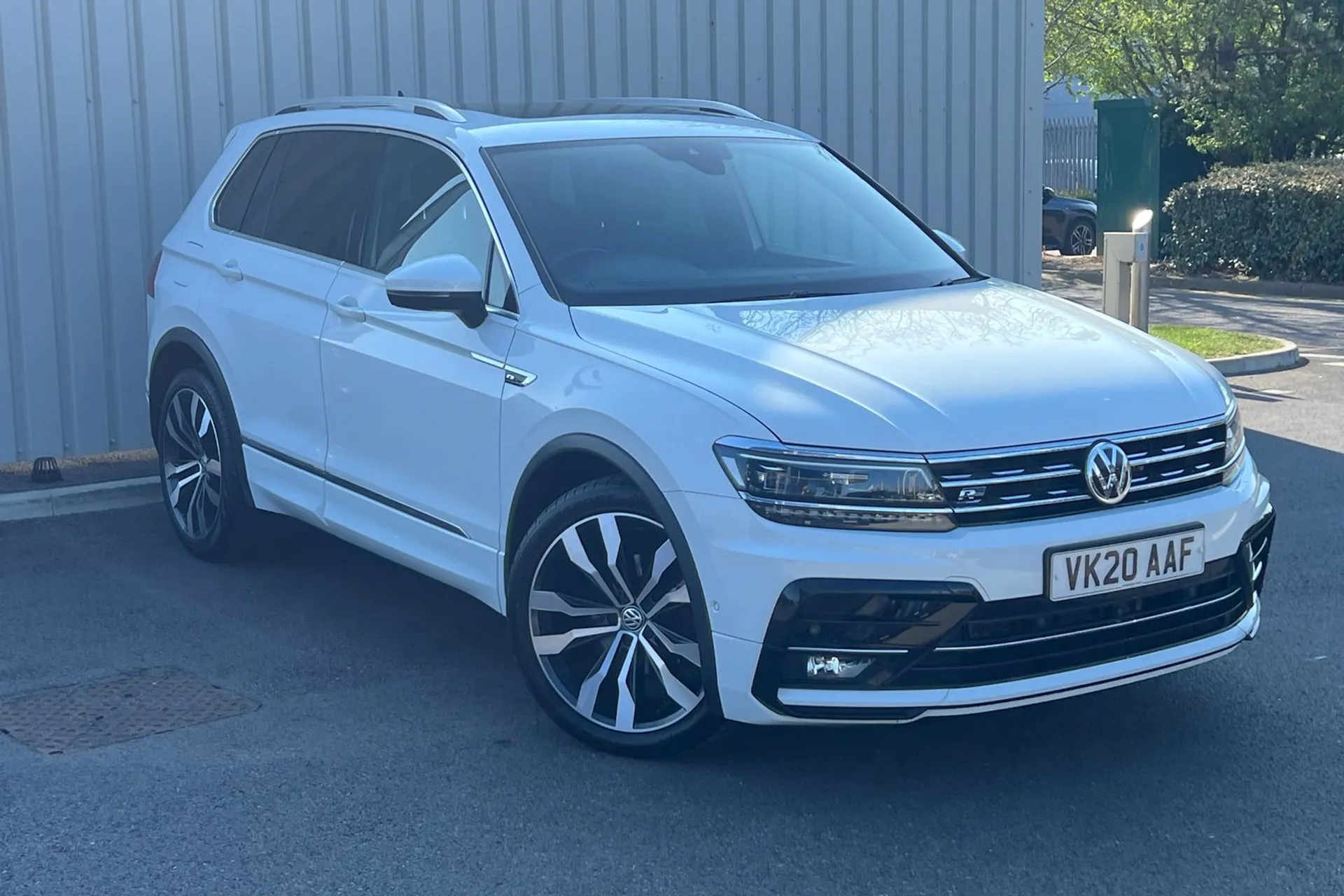 VOLKSWAGEN TIGUAN focused image