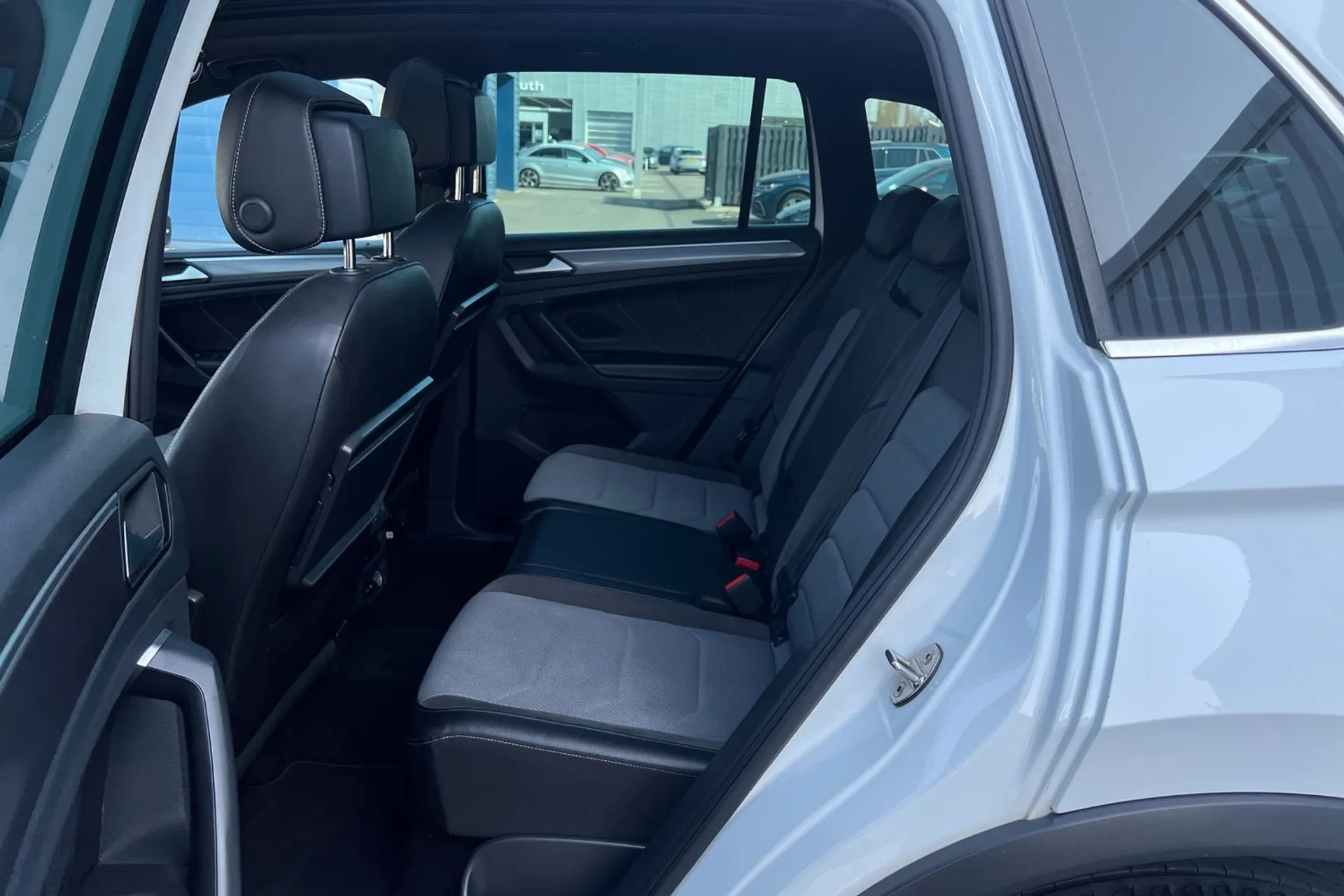VOLKSWAGEN TIGUAN thumbnail image number 30