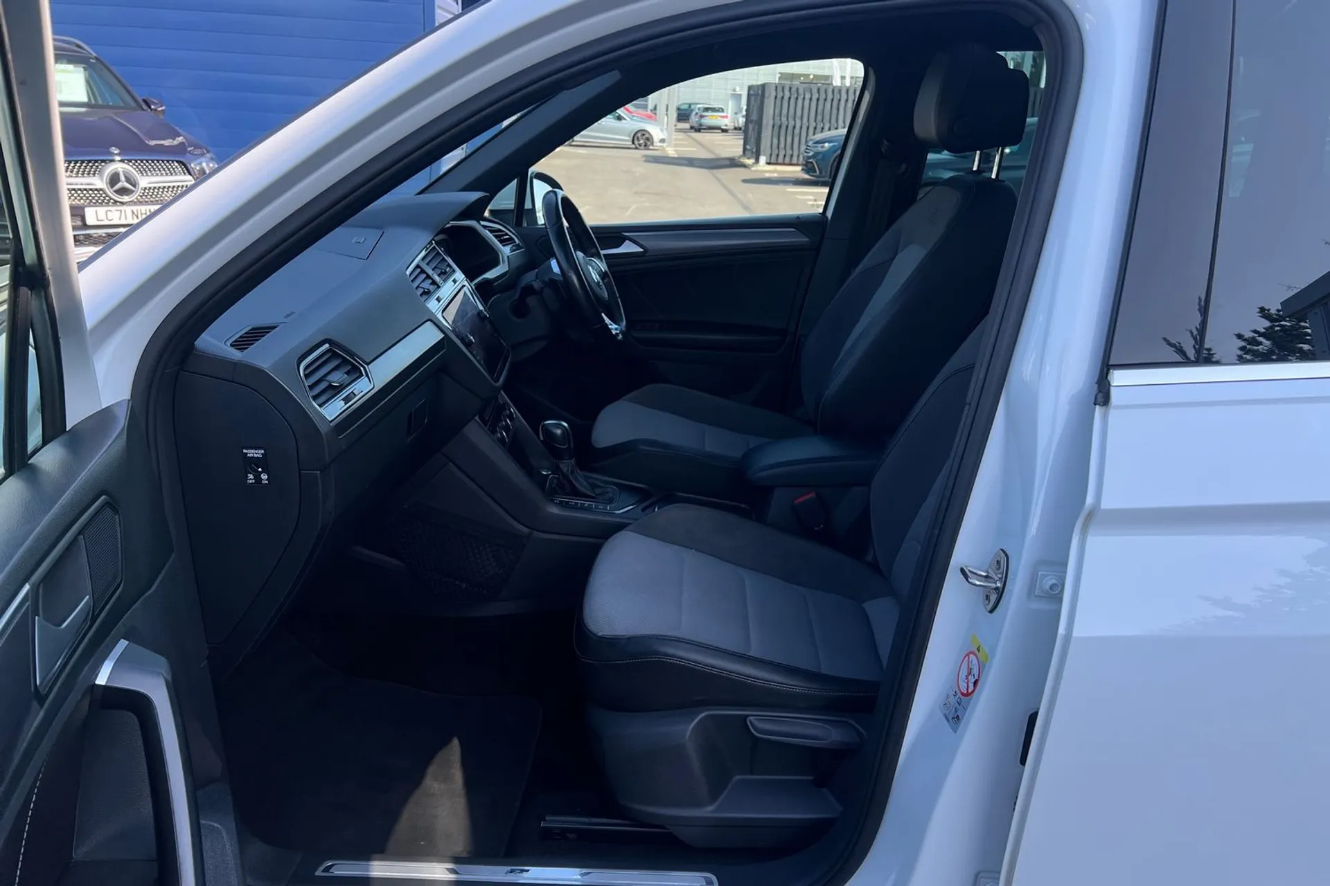 VOLKSWAGEN TIGUAN thumbnail image number 28