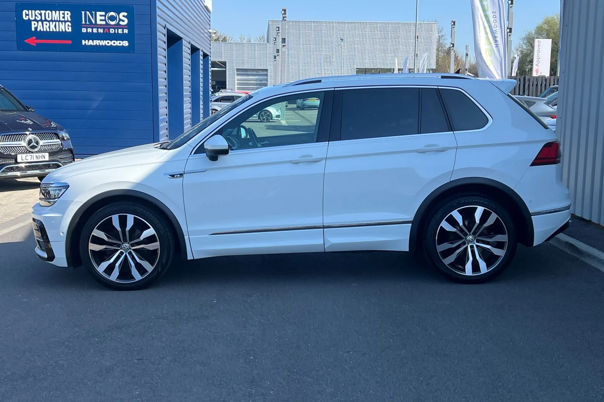 VOLKSWAGEN TIGUAN thumbnail image number 10