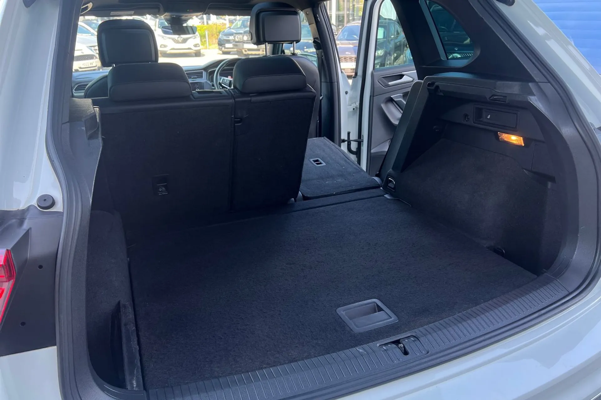VOLKSWAGEN TIGUAN thumbnail image number 21