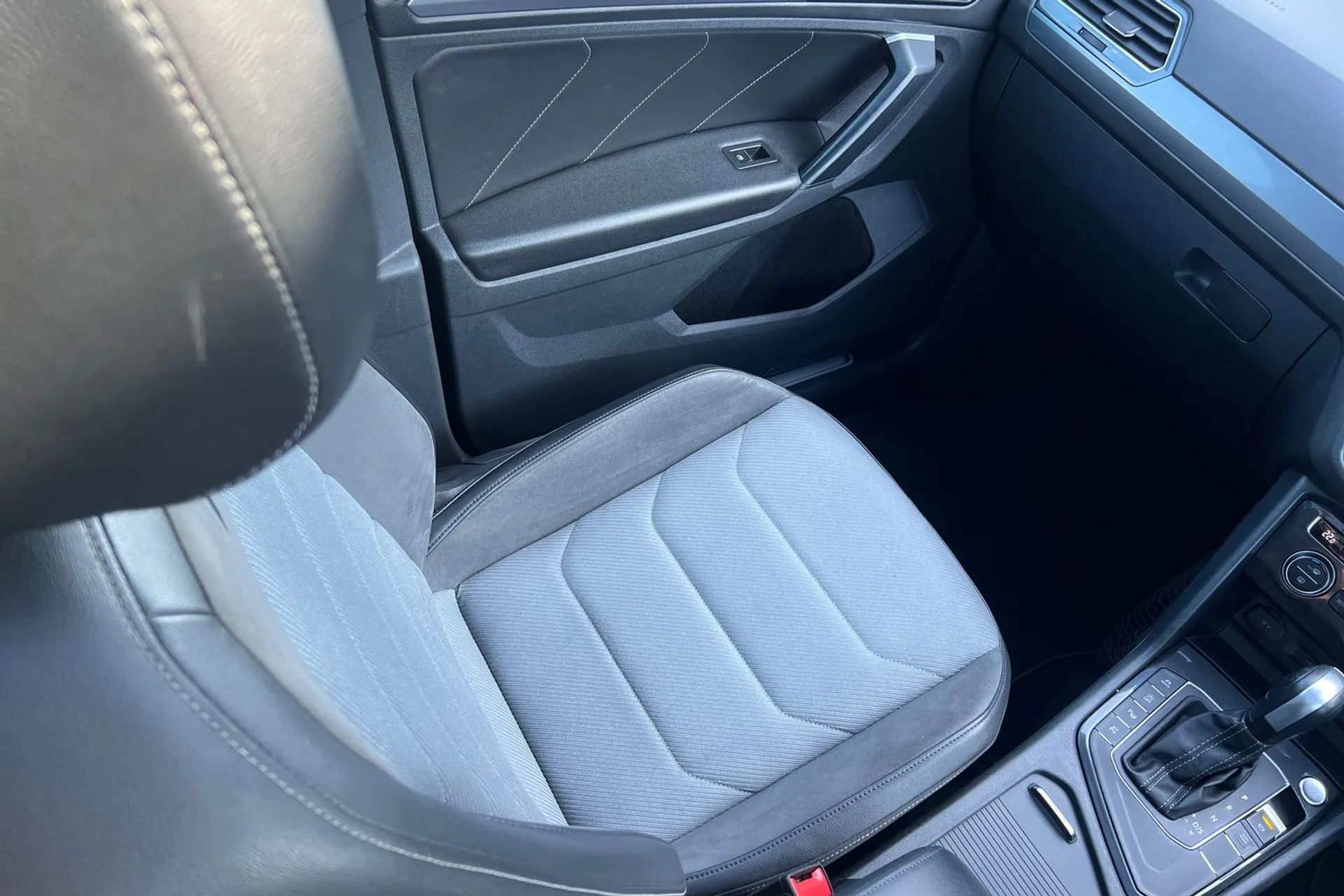 VOLKSWAGEN TIGUAN thumbnail image number 32