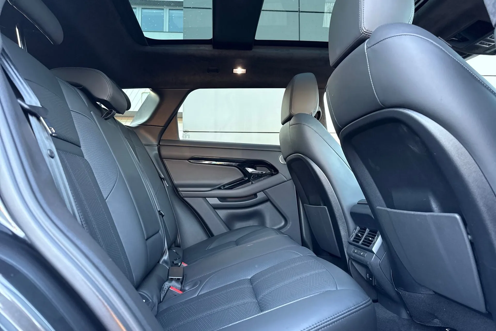 LAND ROVER RANGE ROVER EVOQUE thumbnail image number 42