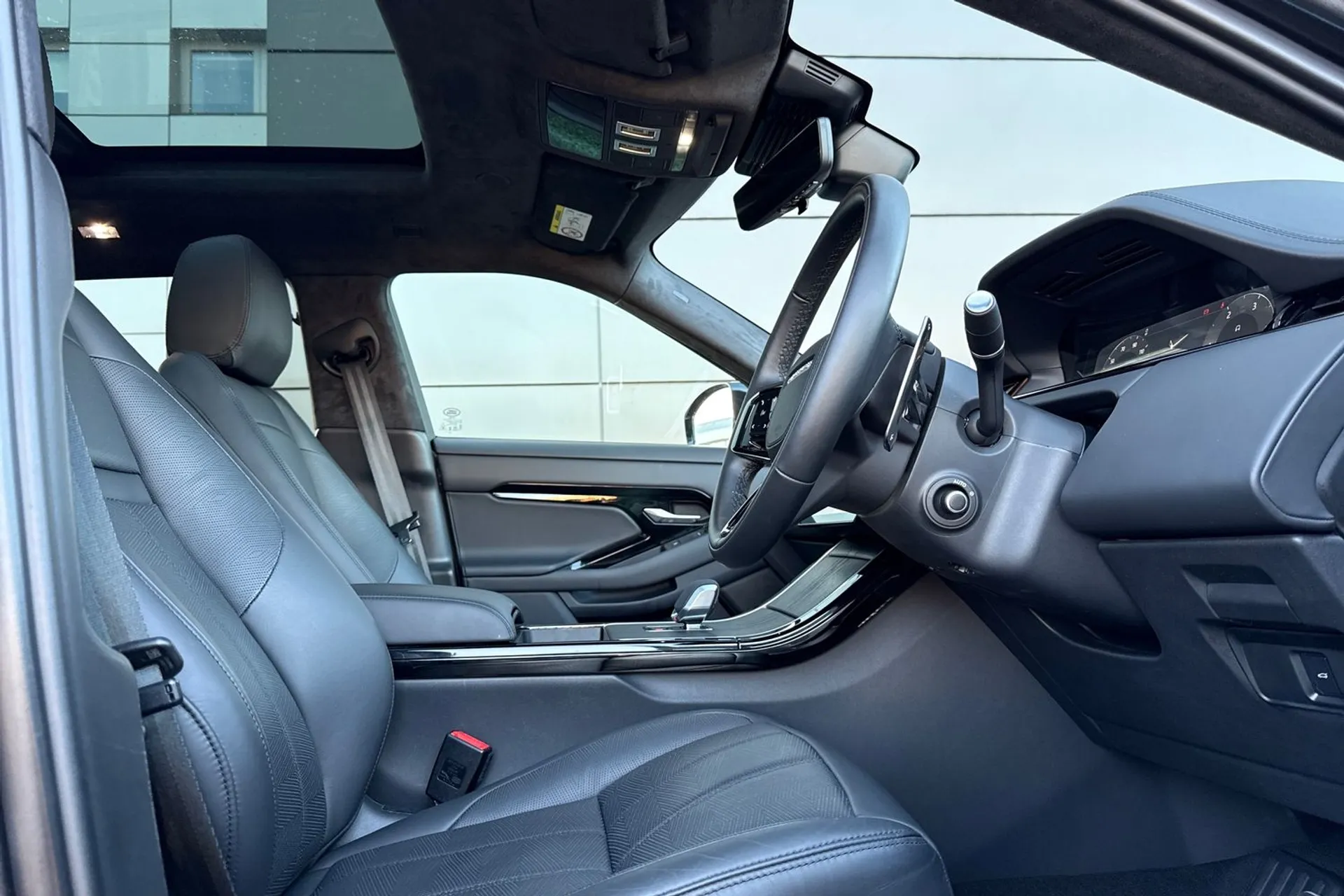 LAND ROVER RANGE ROVER EVOQUE thumbnail image number 22