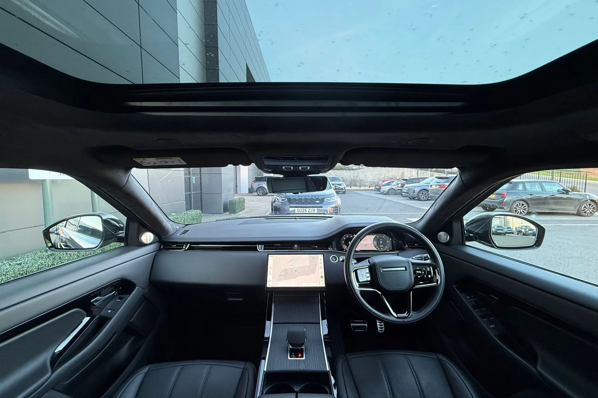 LAND ROVER RANGE ROVER EVOQUE thumbnail image number 3