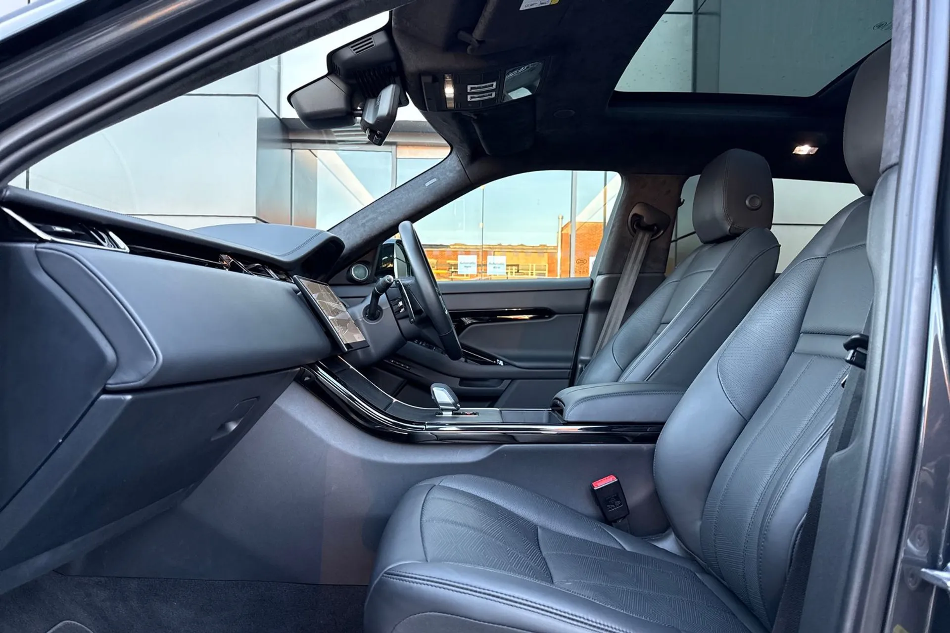 LAND ROVER RANGE ROVER EVOQUE thumbnail image number 51