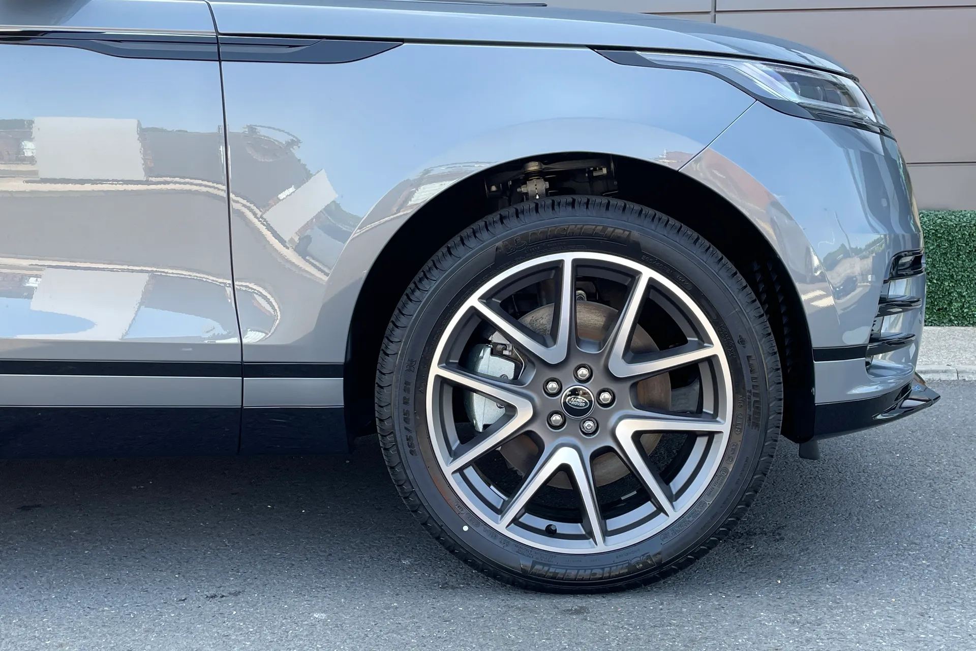 LAND ROVER RANGE ROVER VELAR thumbnail image number 24