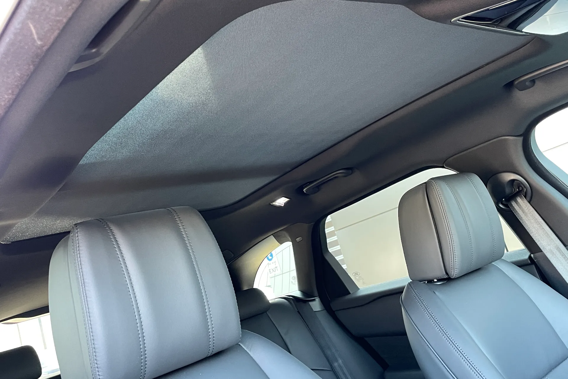 LAND ROVER RANGE ROVER VELAR thumbnail image number 11