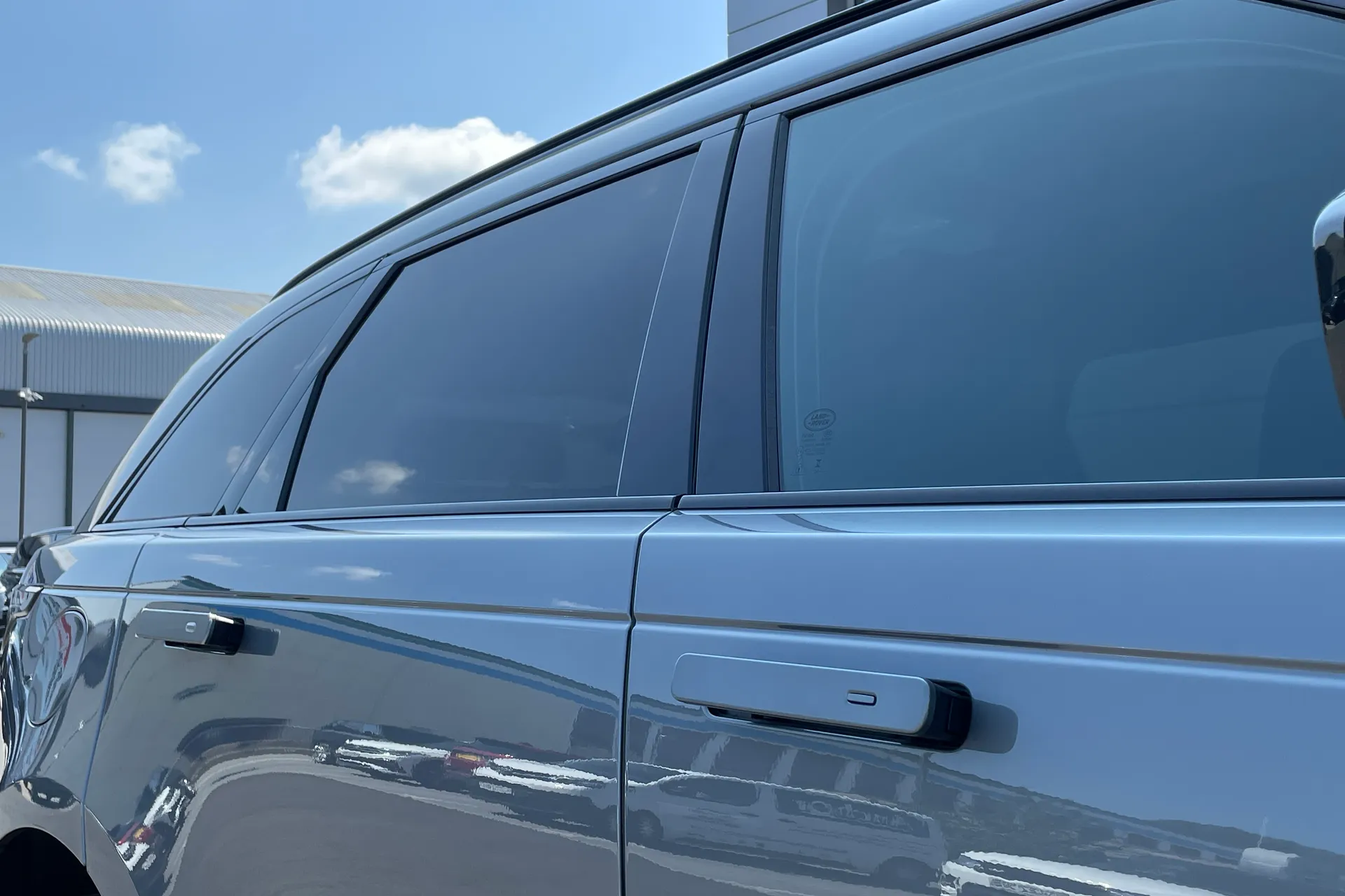 LAND ROVER RANGE ROVER VELAR thumbnail image number 31