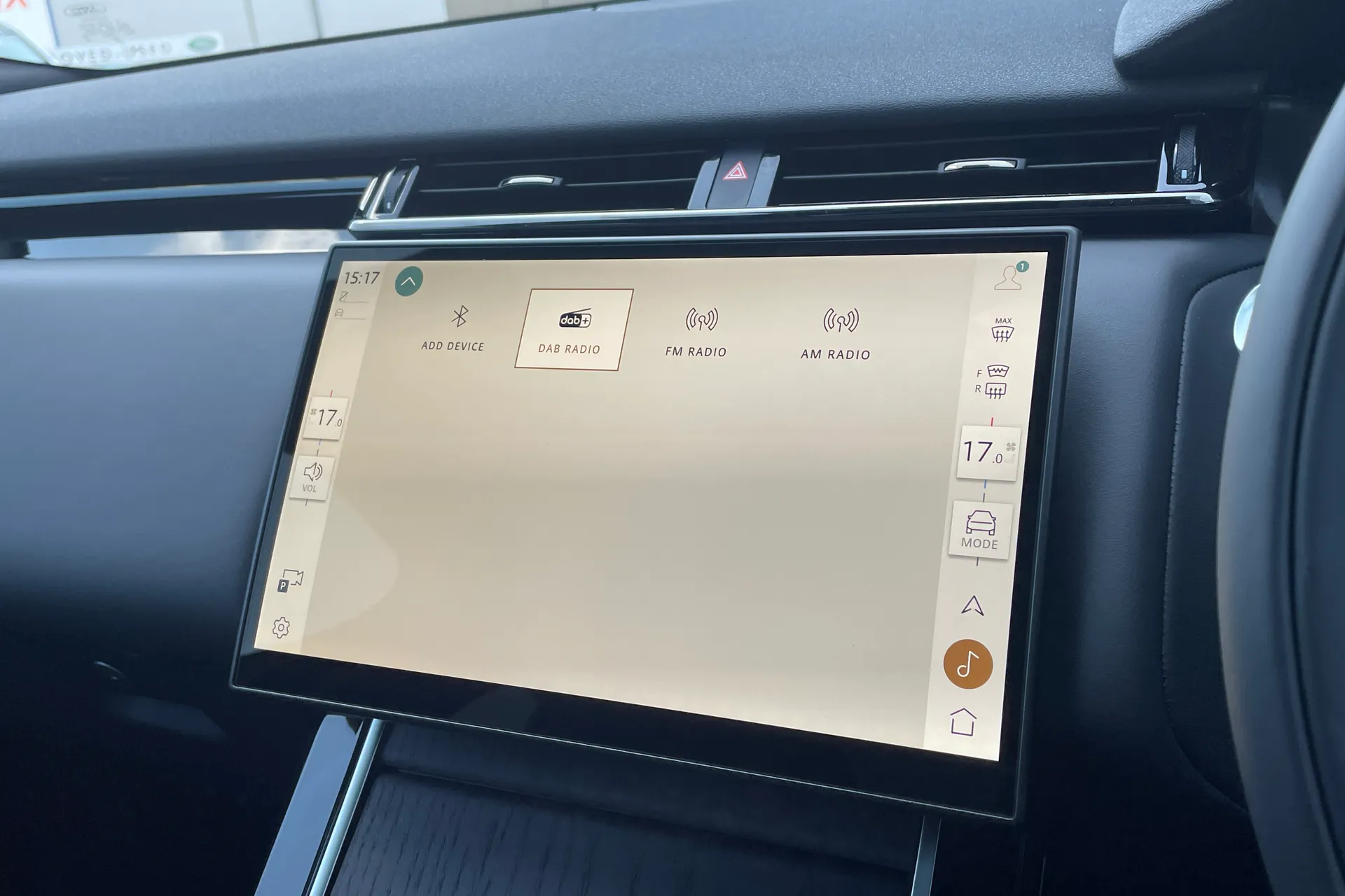 LAND ROVER RANGE ROVER VELAR thumbnail image number 21