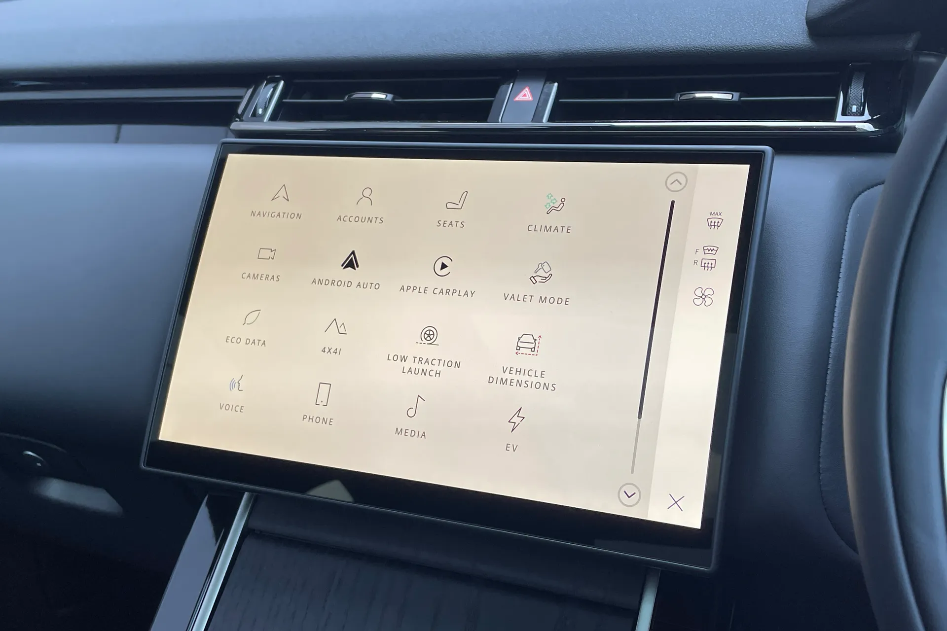 LAND ROVER RANGE ROVER VELAR thumbnail image number 55