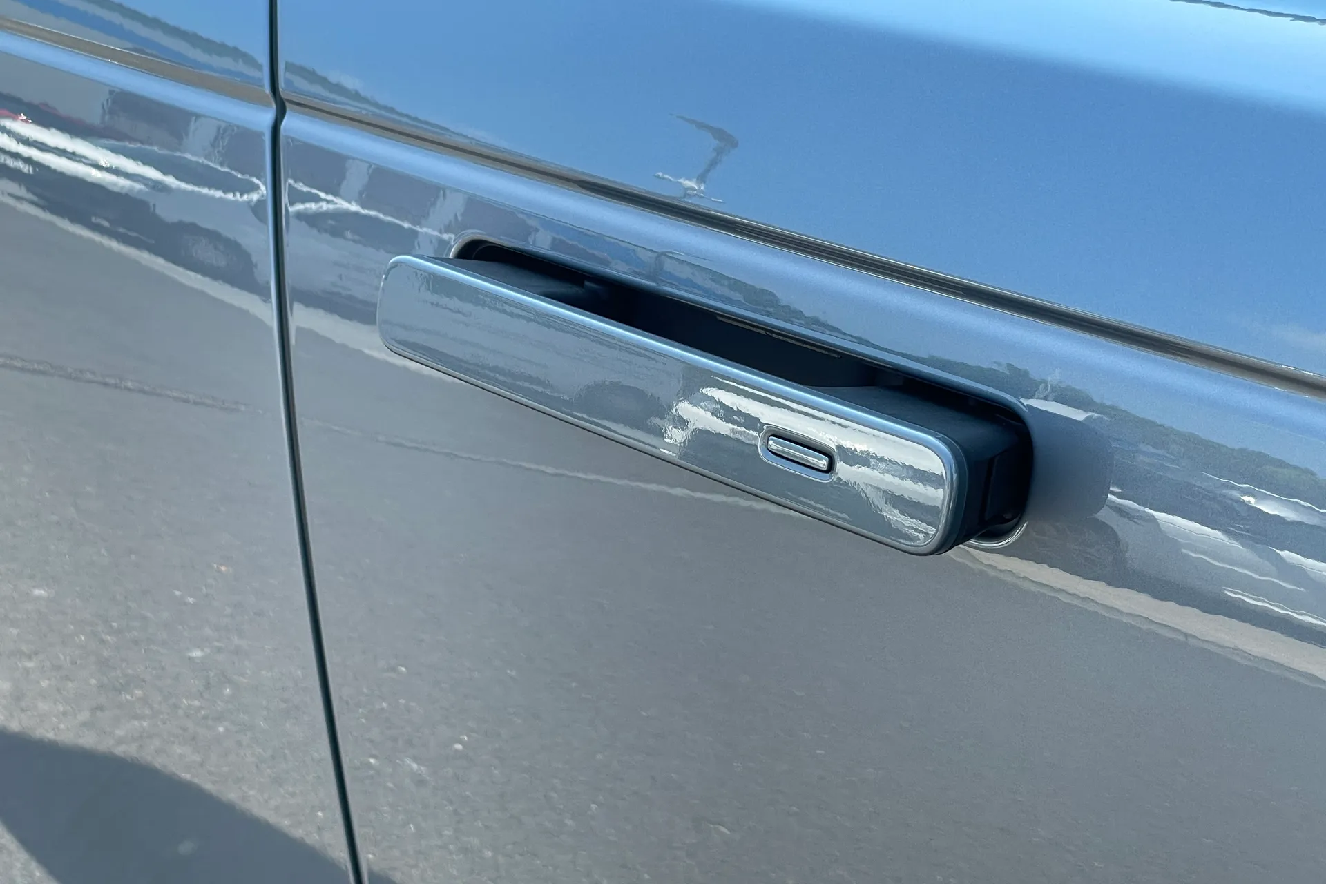 LAND ROVER RANGE ROVER VELAR thumbnail image number 32