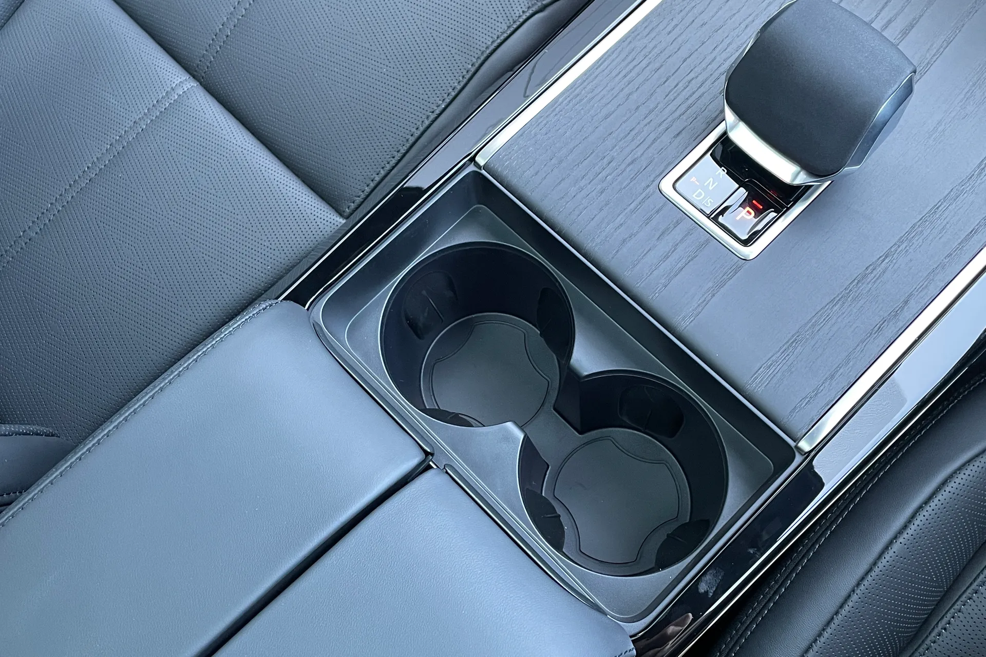 LAND ROVER RANGE ROVER VELAR thumbnail image number 51