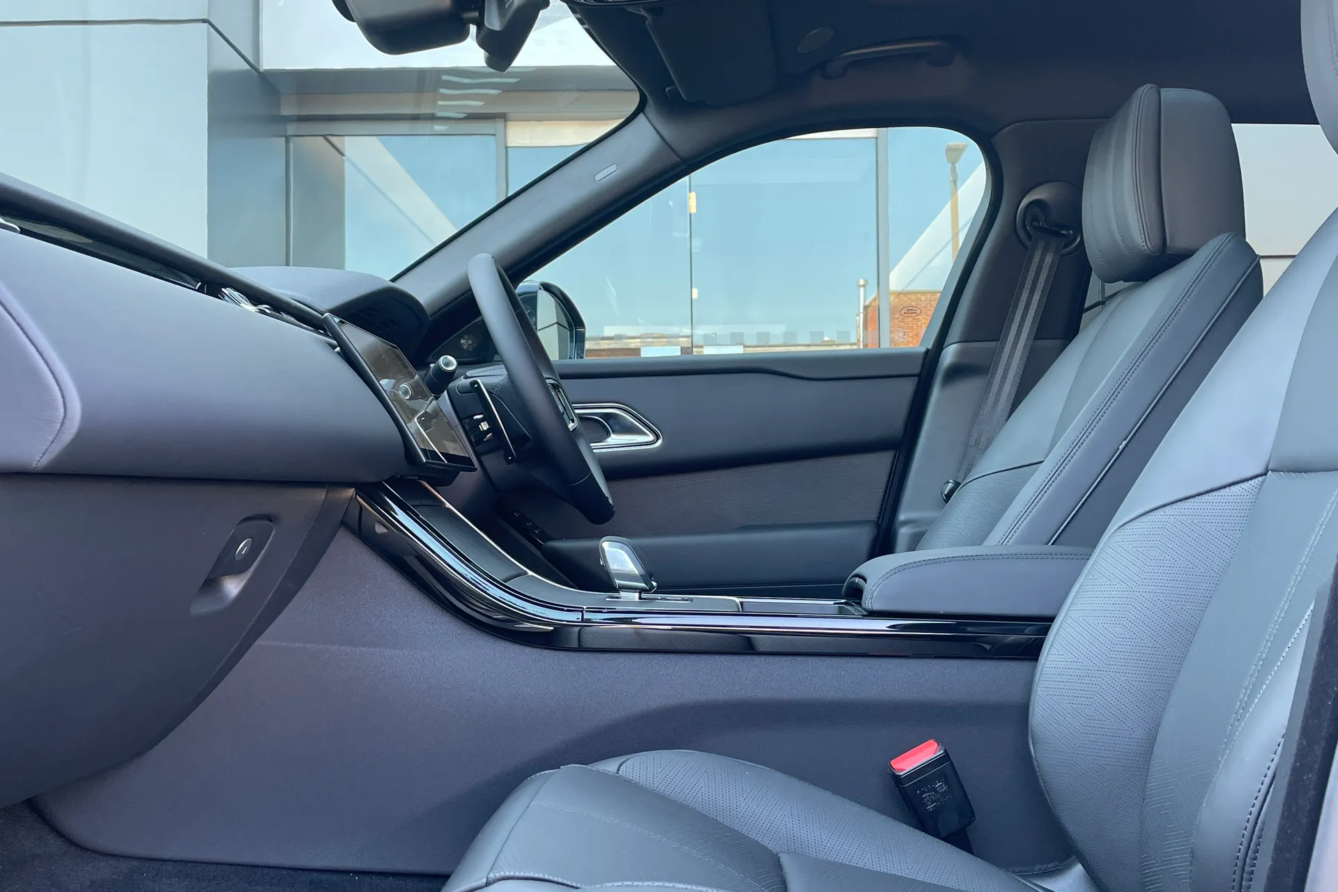 LAND ROVER RANGE ROVER VELAR thumbnail image number 40