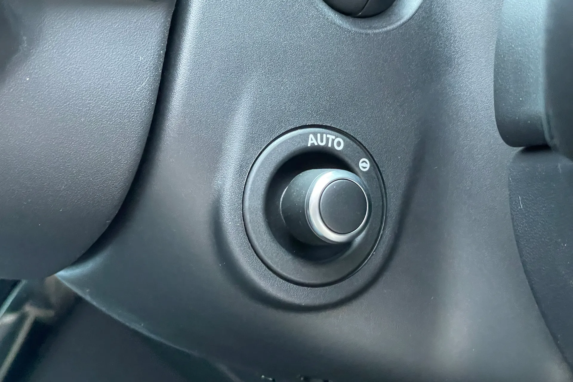 LAND ROVER RANGE ROVER VELAR thumbnail image number 67