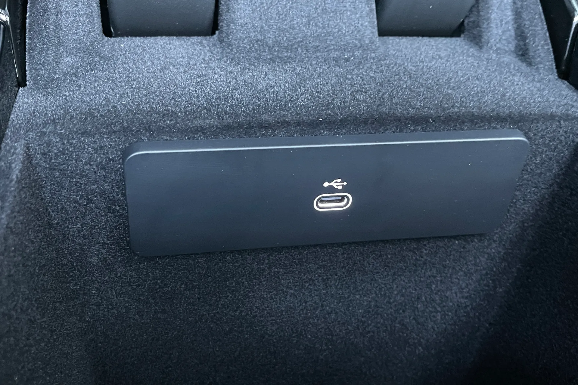 LAND ROVER RANGE ROVER VELAR thumbnail image number 68