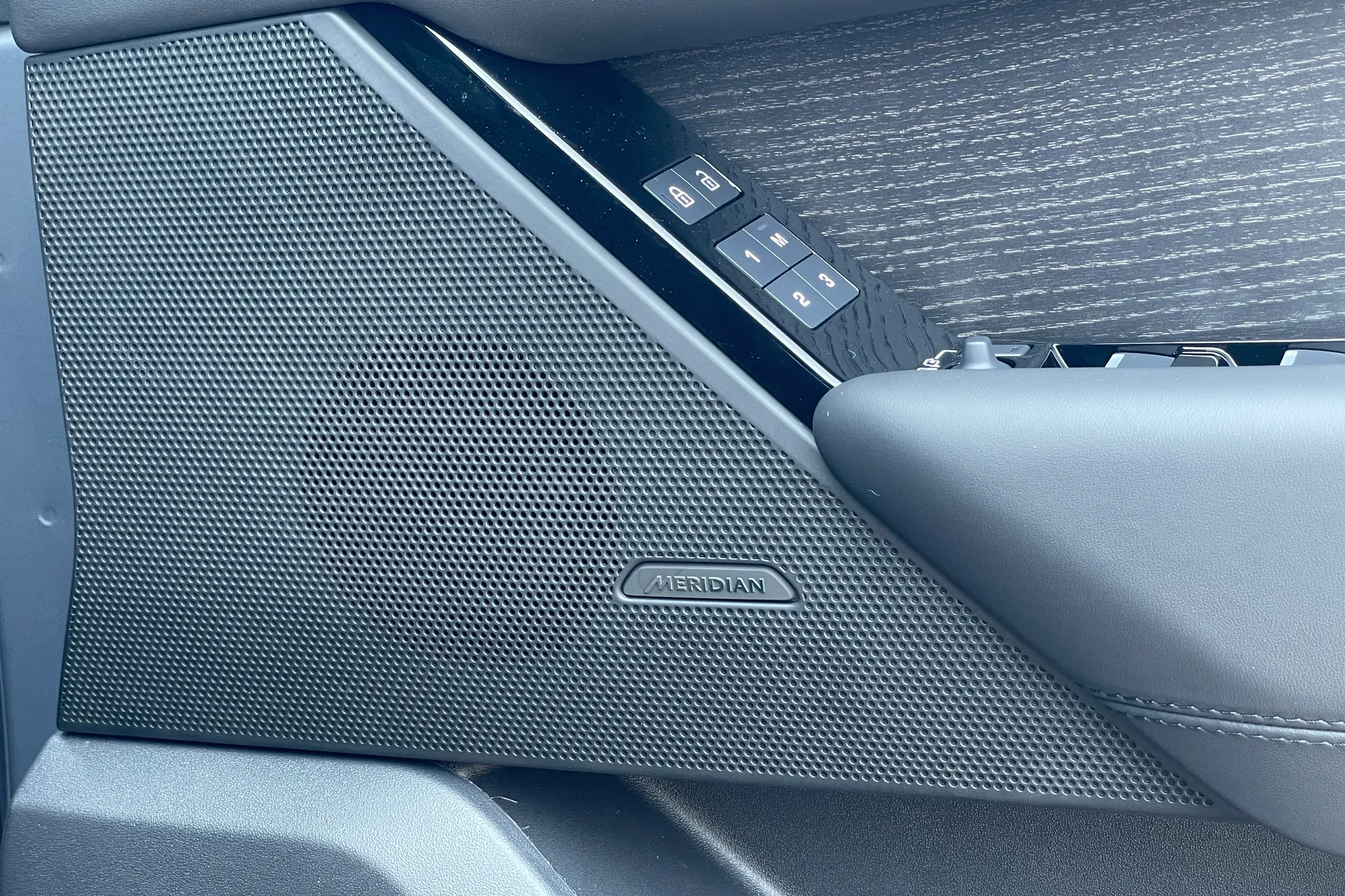 LAND ROVER RANGE ROVER VELAR thumbnail image number 20