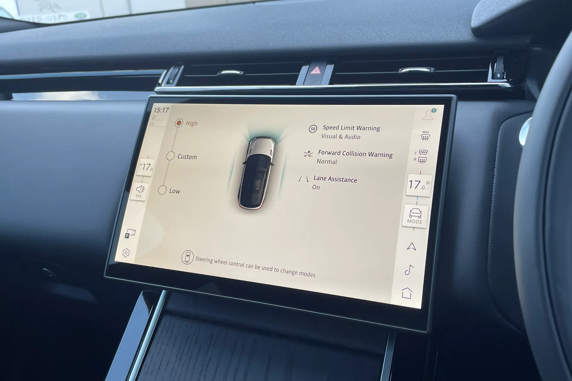 LAND ROVER RANGE ROVER VELAR thumbnail image number 29