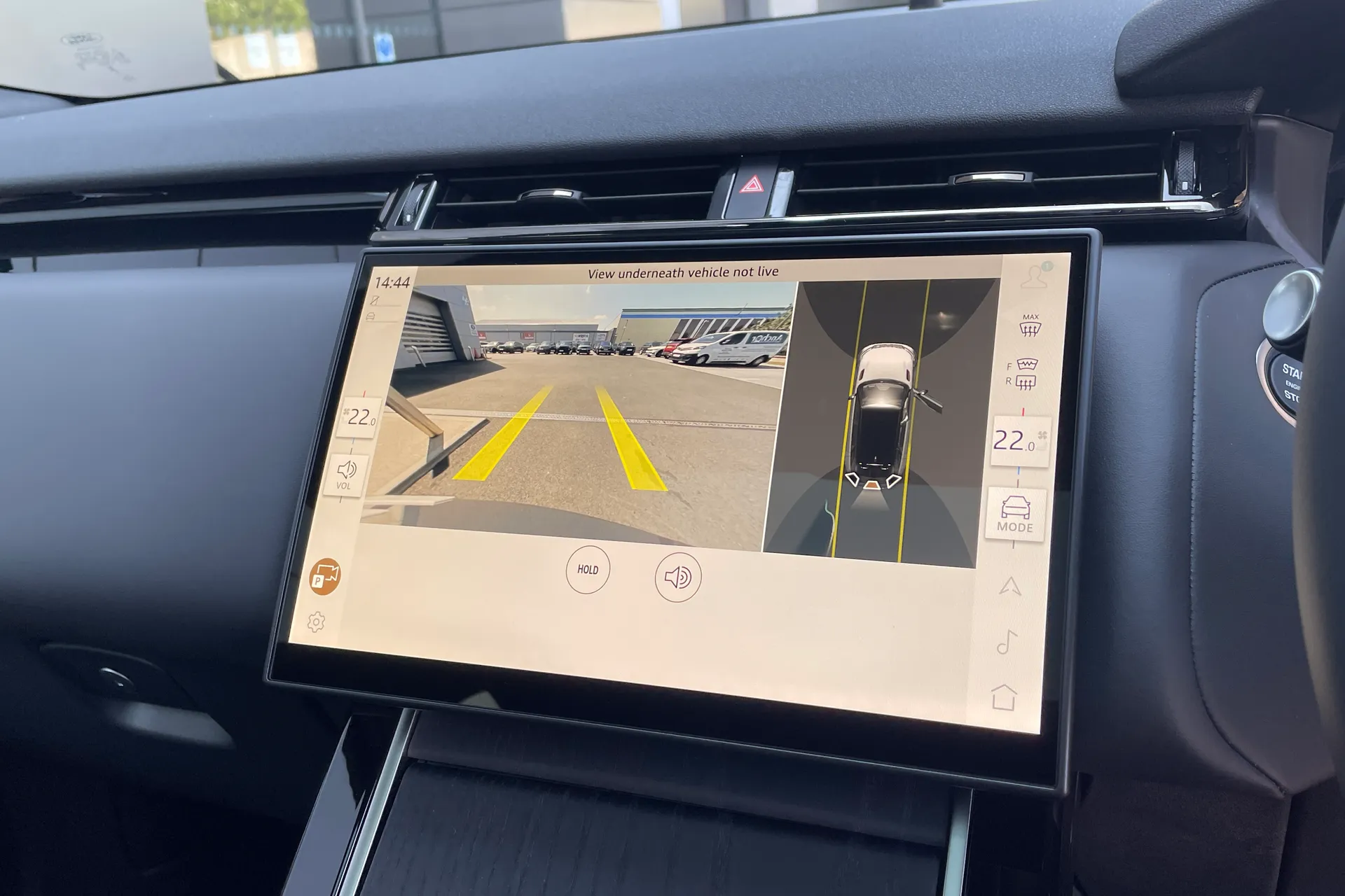 LAND ROVER RANGE ROVER VELAR thumbnail image number 4