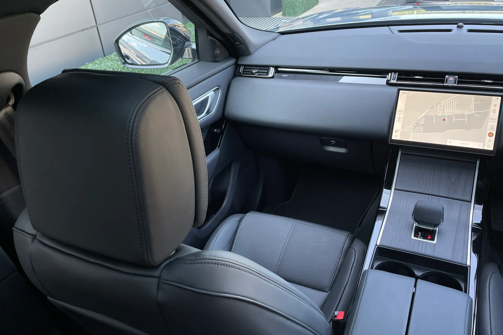 LAND ROVER RANGE ROVER VELAR thumbnail image number 44