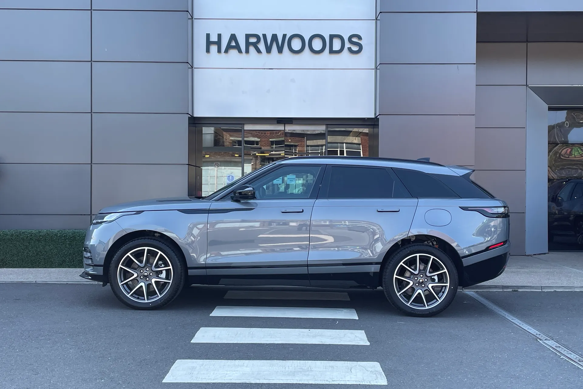 LAND ROVER RANGE ROVER VELAR thumbnail image number 9