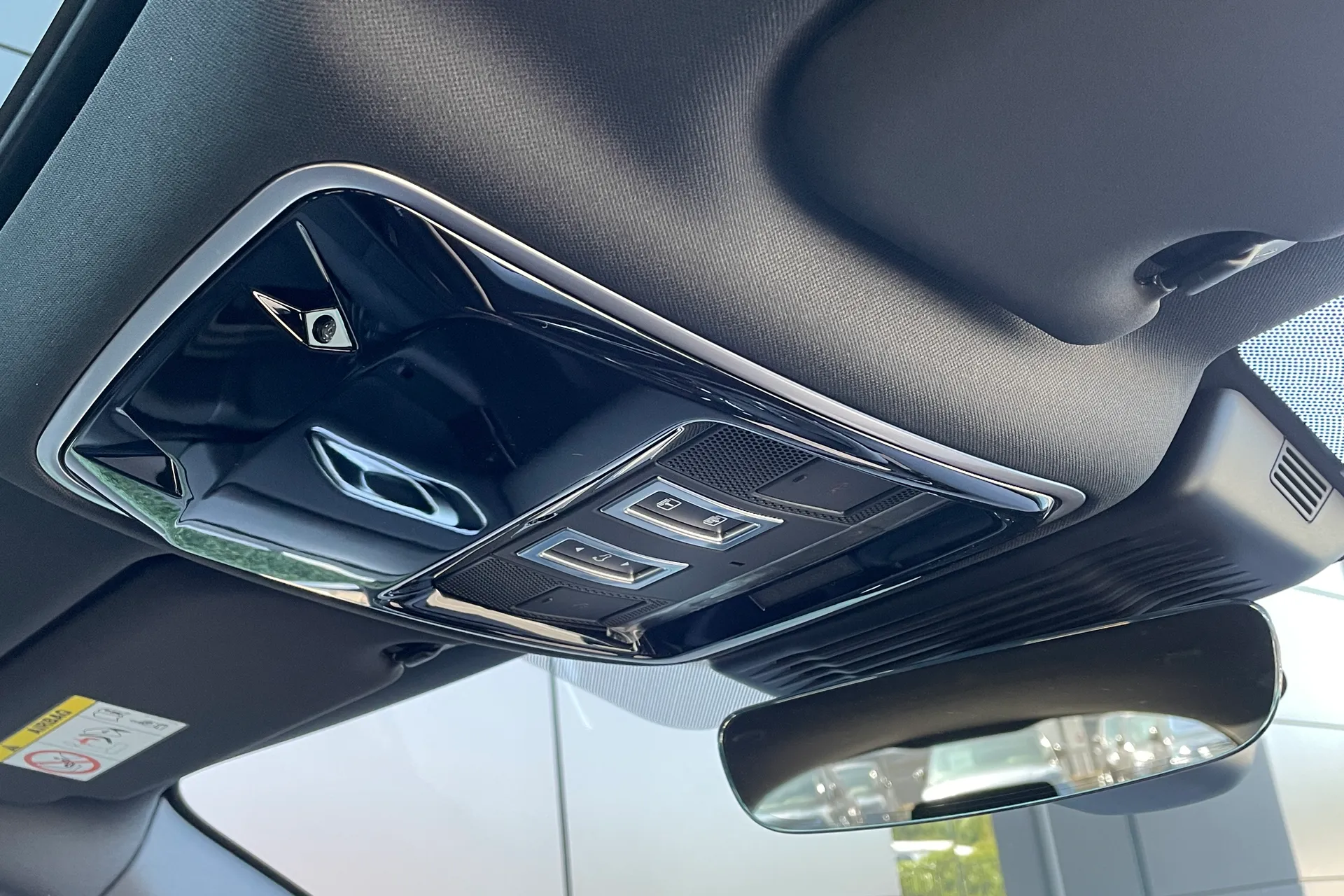 LAND ROVER RANGE ROVER VELAR thumbnail image number 43