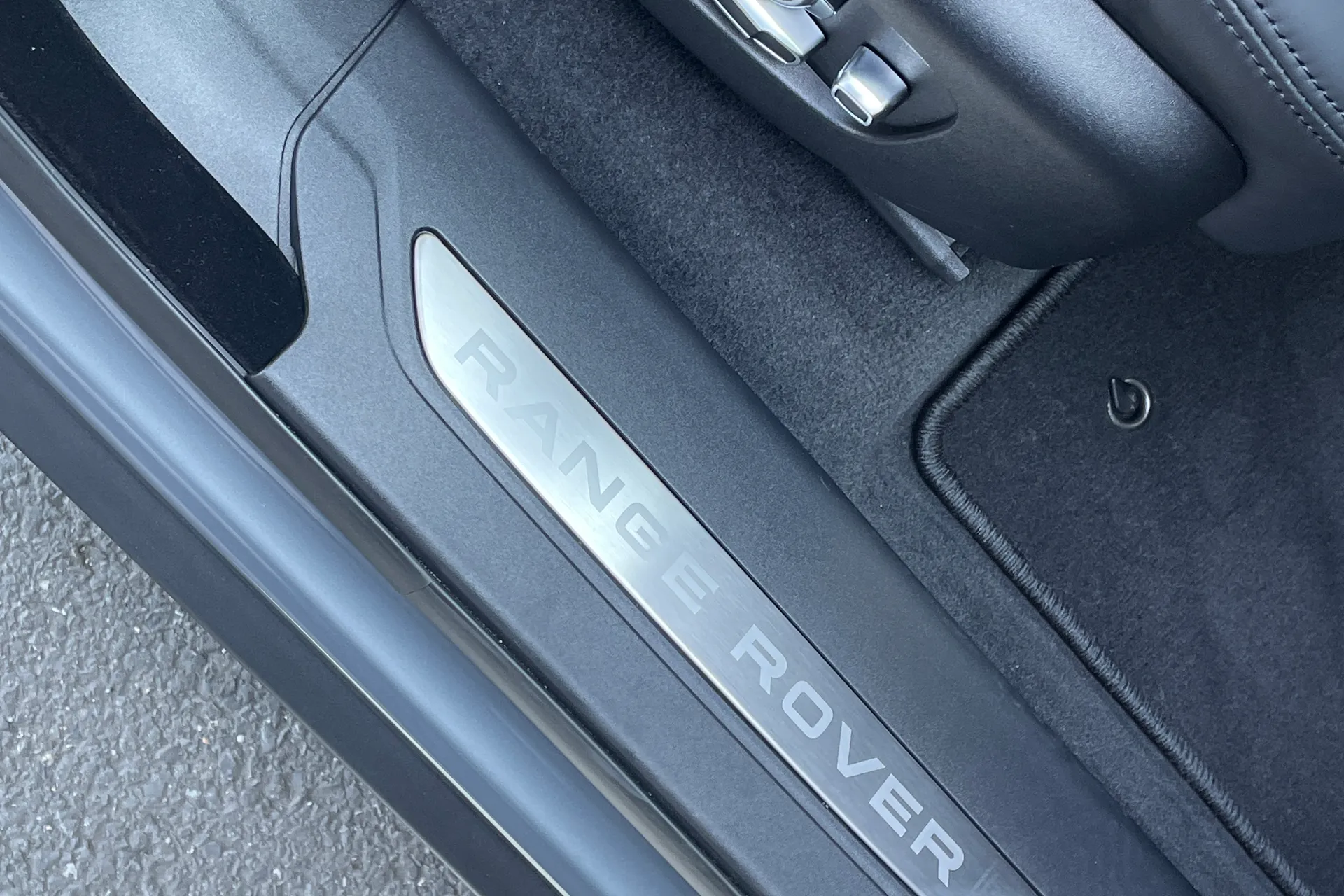 LAND ROVER RANGE ROVER VELAR thumbnail image number 69