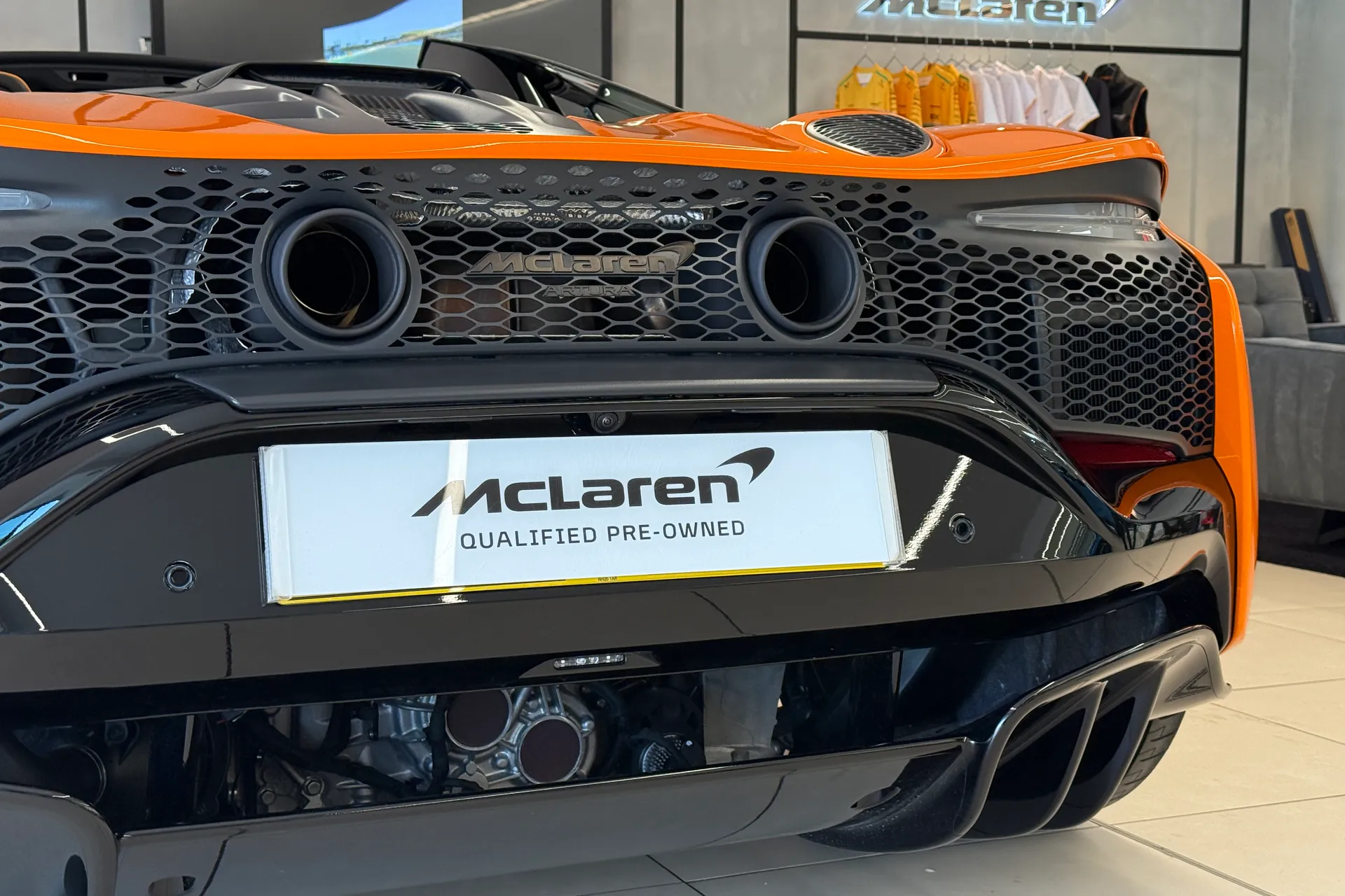 McLaren ARTURA thumbnail image number 37