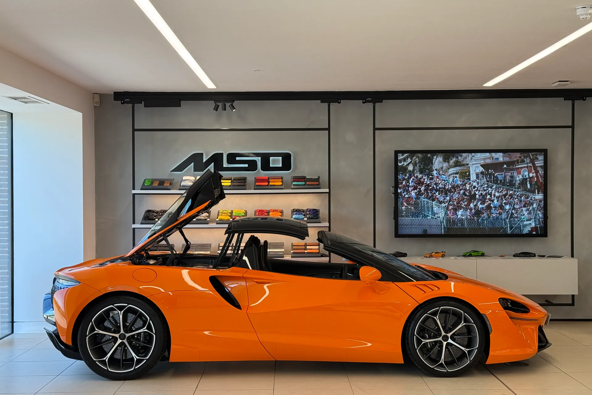 McLaren ARTURA thumbnail image number 29