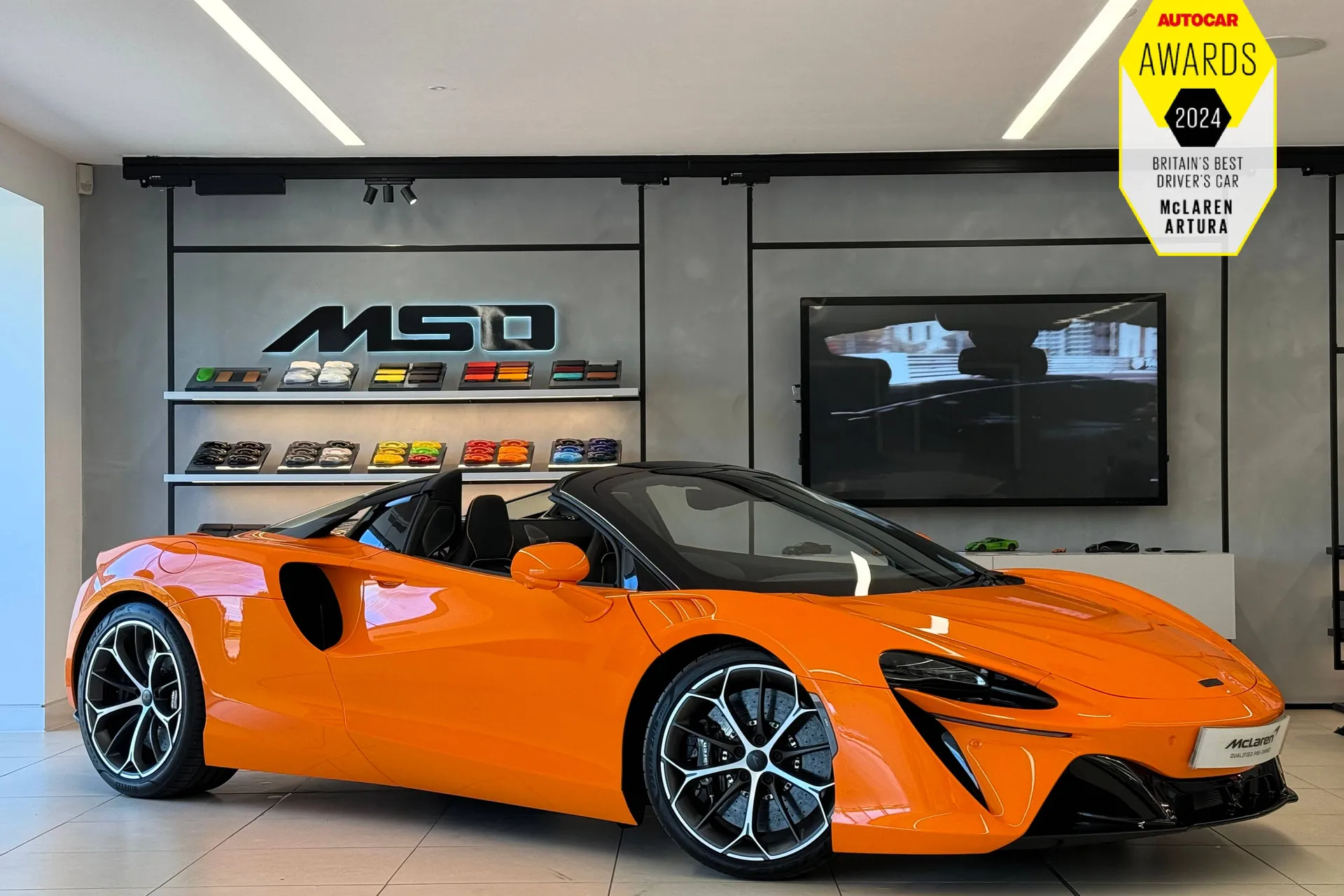 McLaren ARTURA focused image