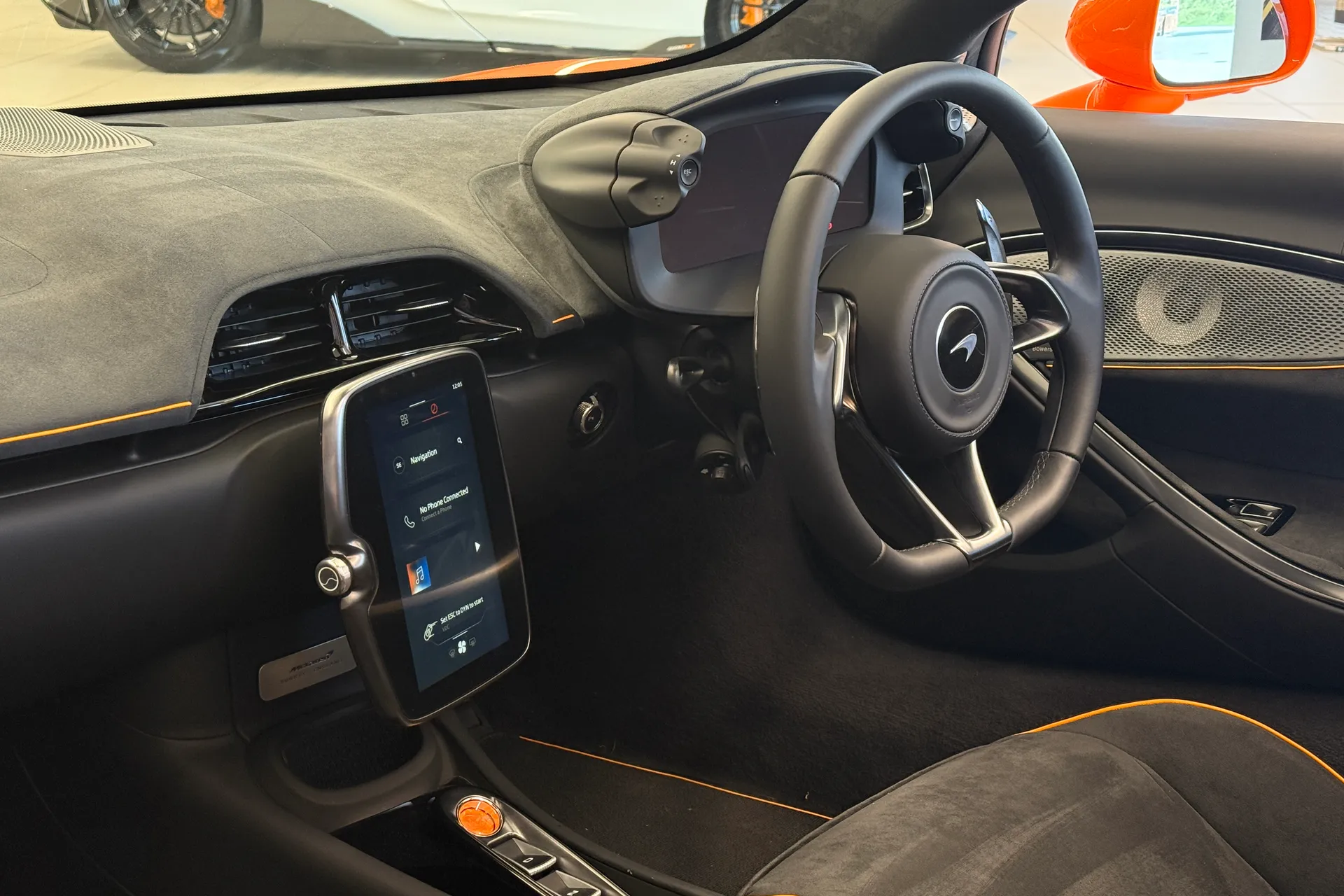 McLaren ARTURA thumbnail image number 13