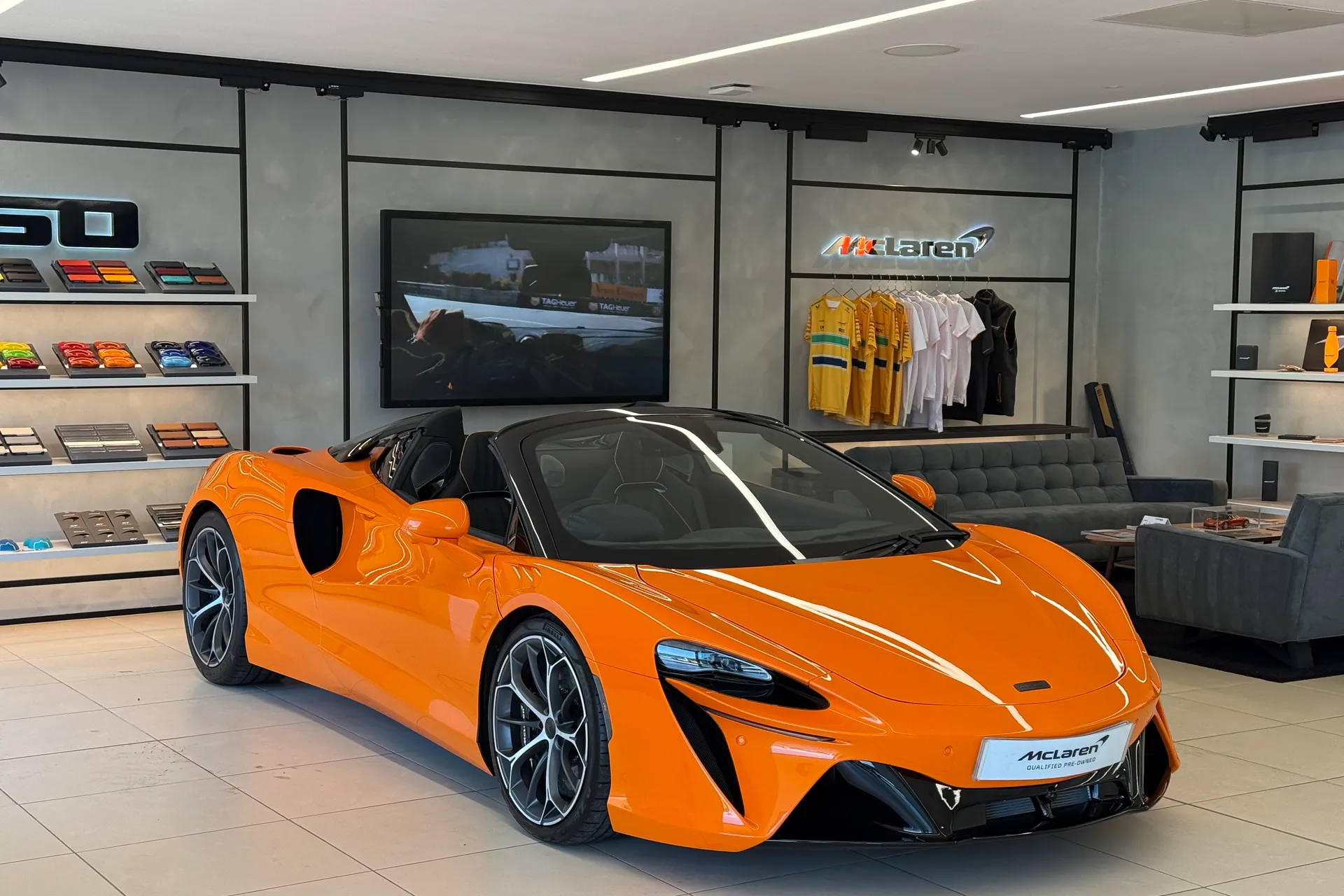 McLaren ARTURA thumbnail image number 35