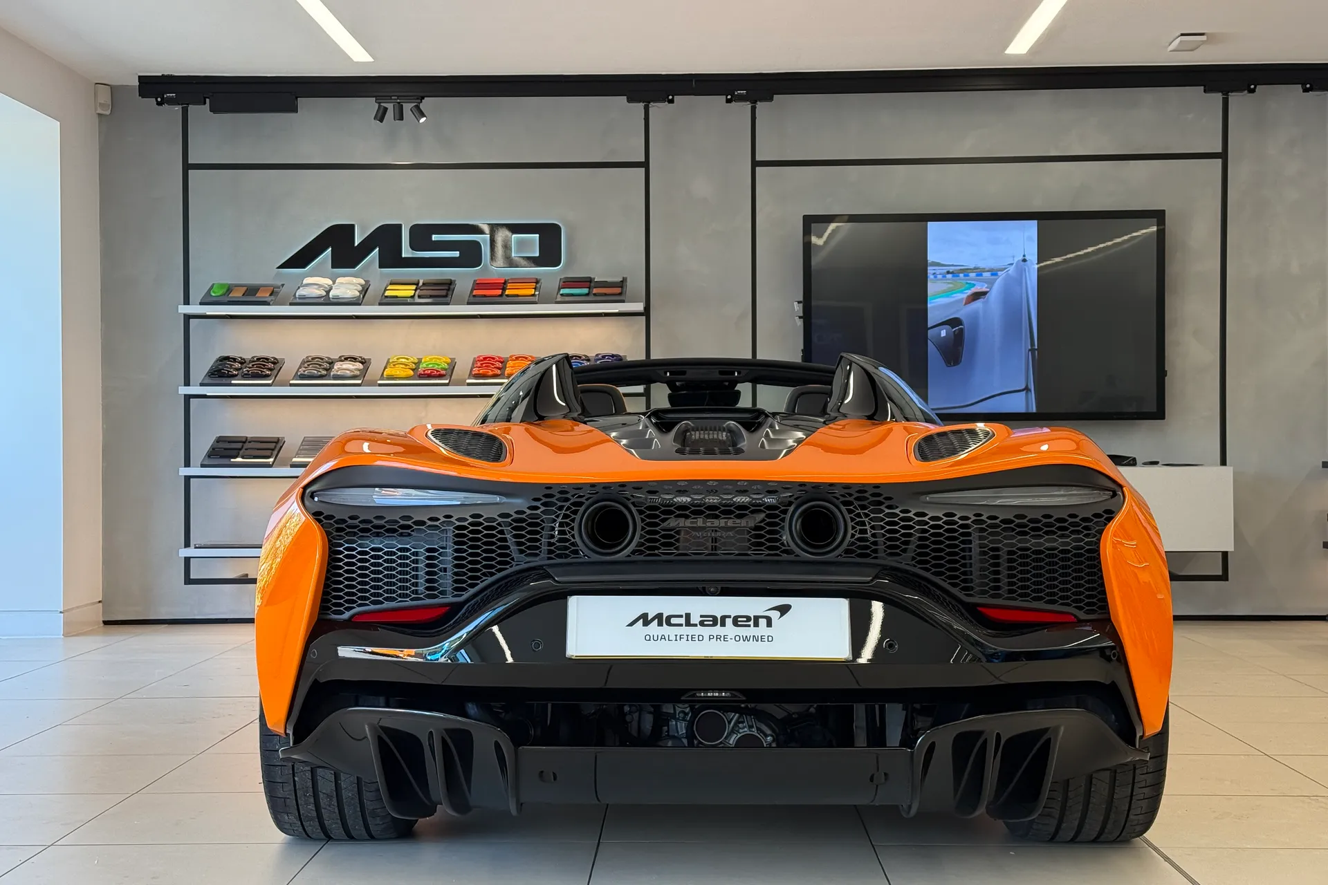 McLaren ARTURA thumbnail image number 36