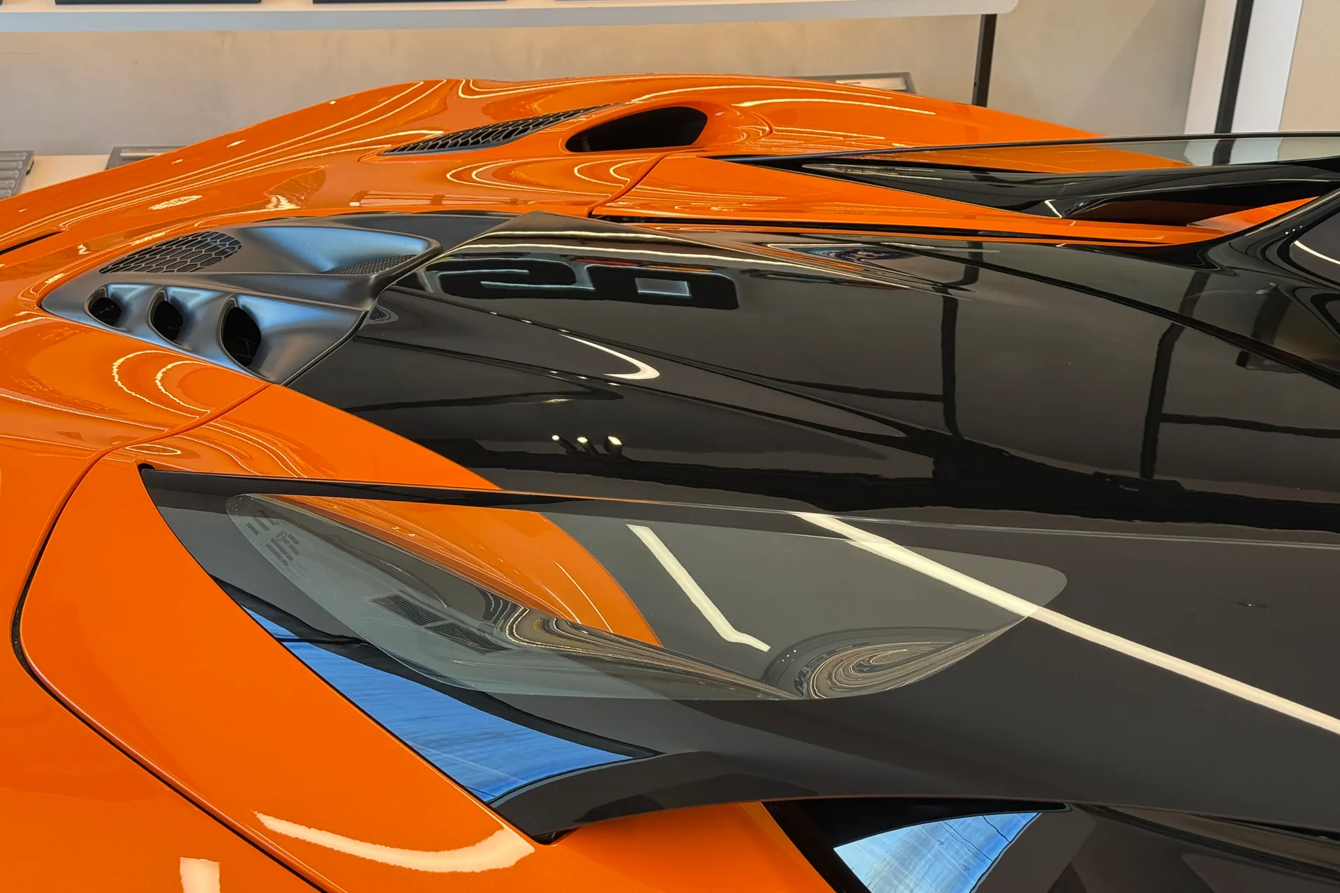 McLaren ARTURA thumbnail image number 24
