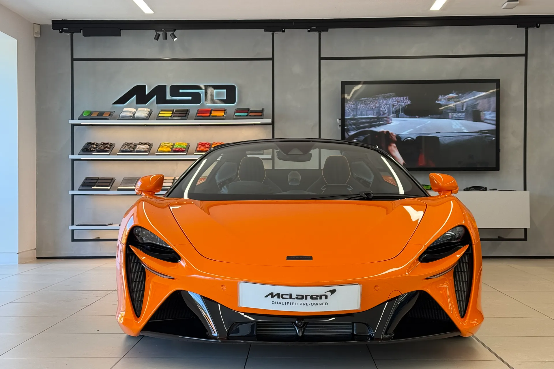 McLaren ARTURA thumbnail image number 32