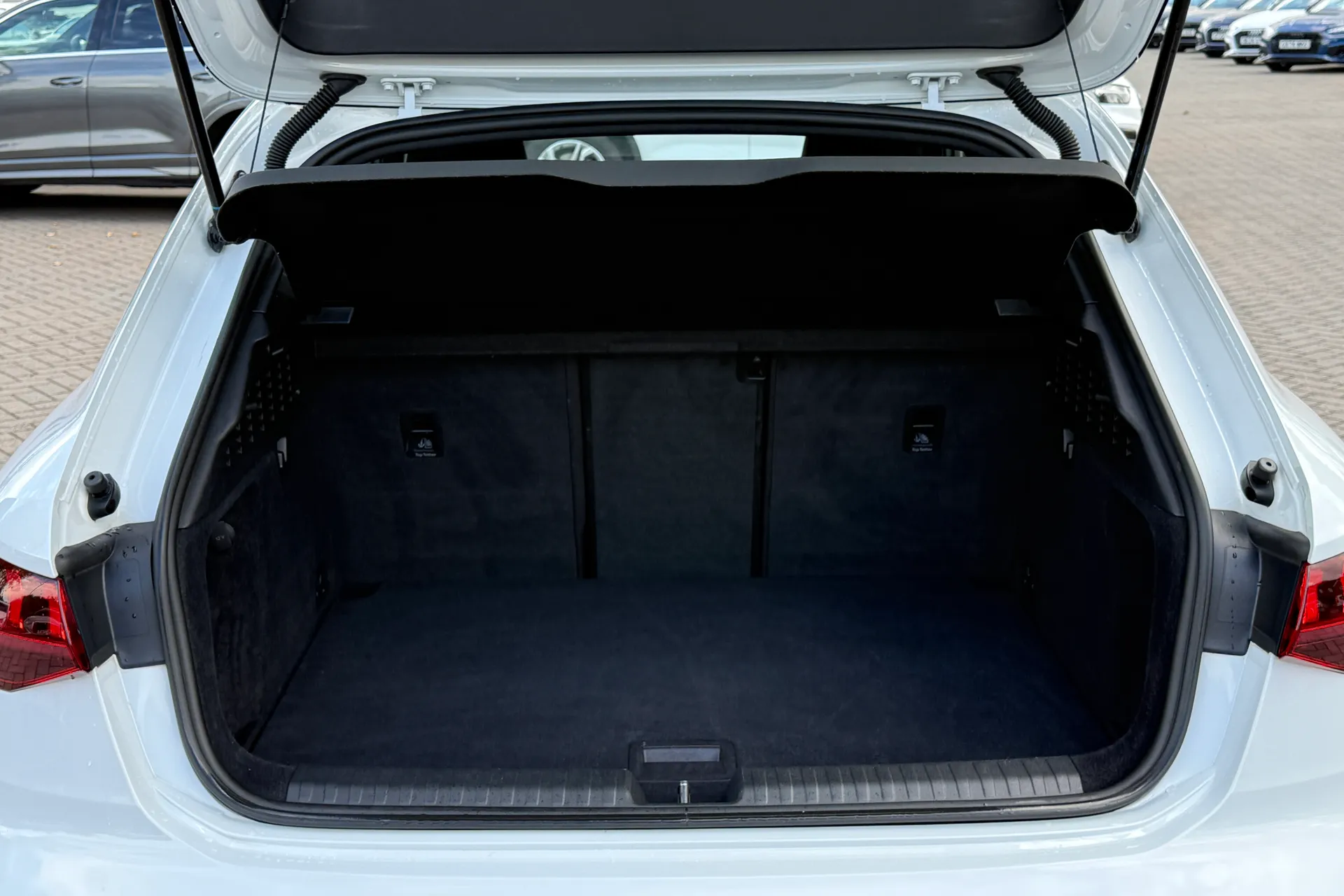Audi A3 thumbnail image number 38