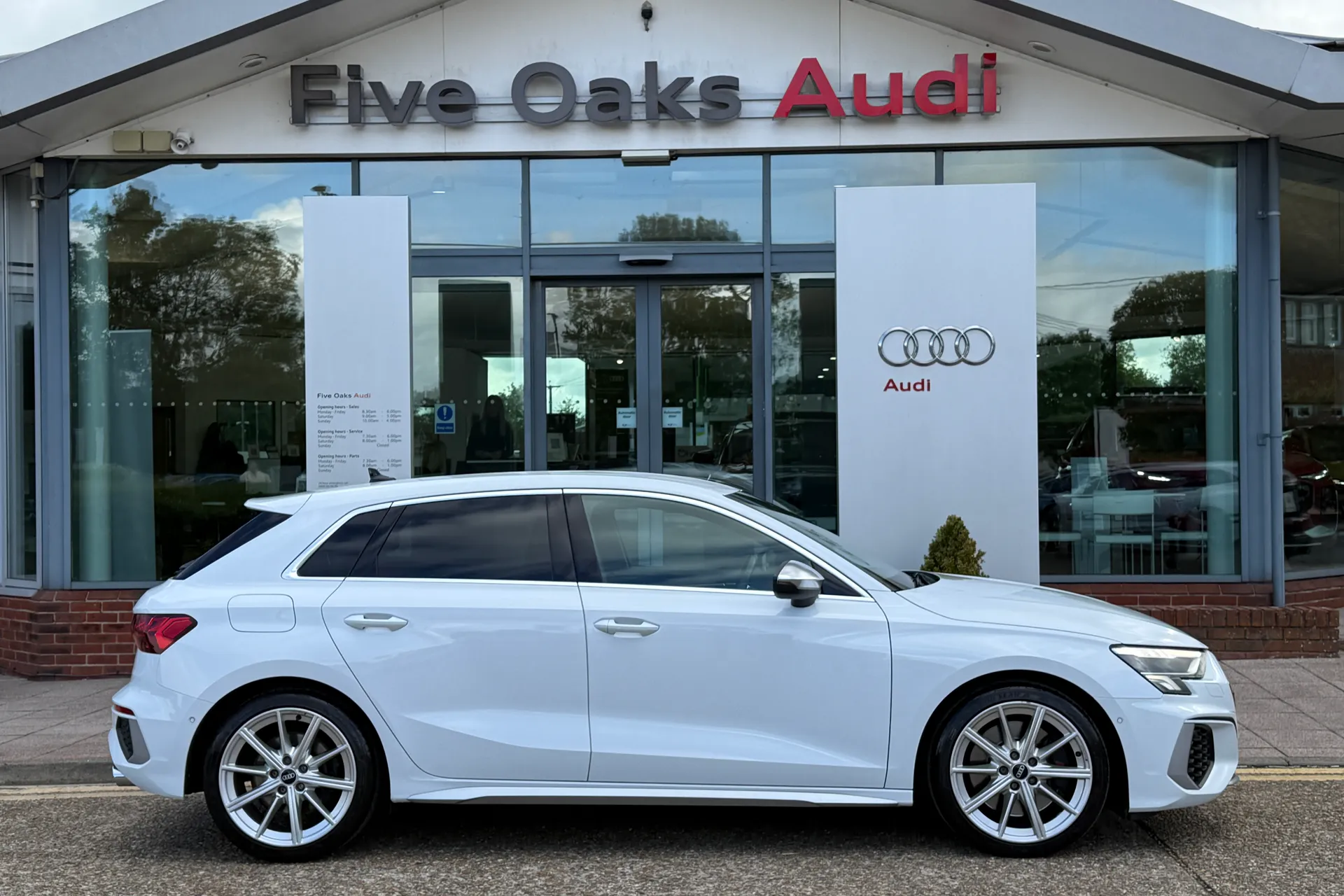 Audi A3 thumbnail image number 2
