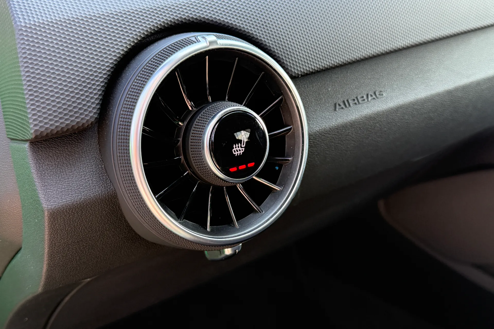 Audi TT thumbnail image number 12