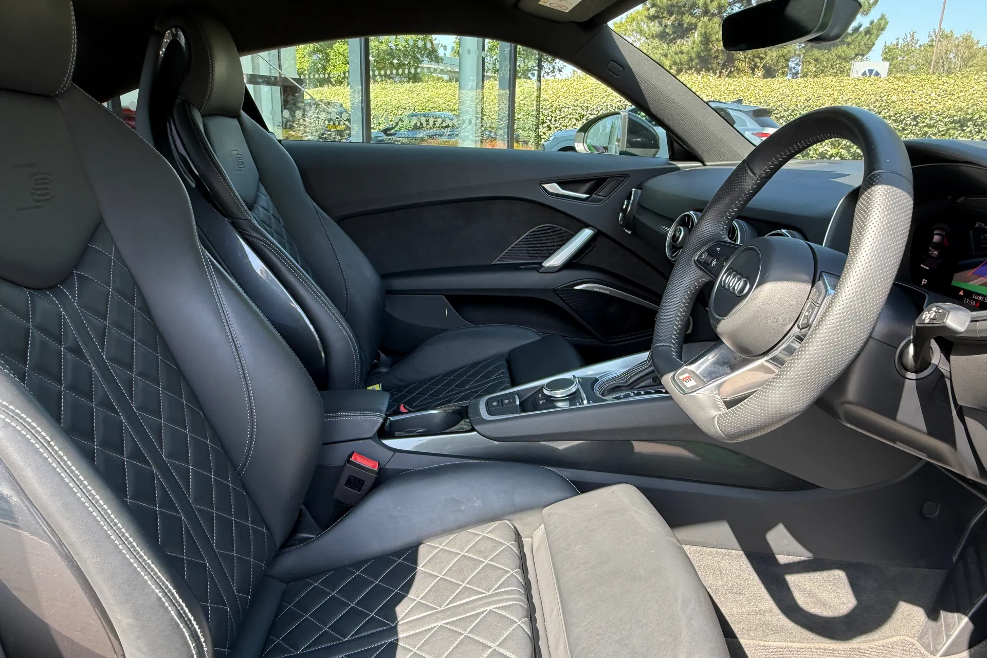 Audi TT thumbnail image number 41