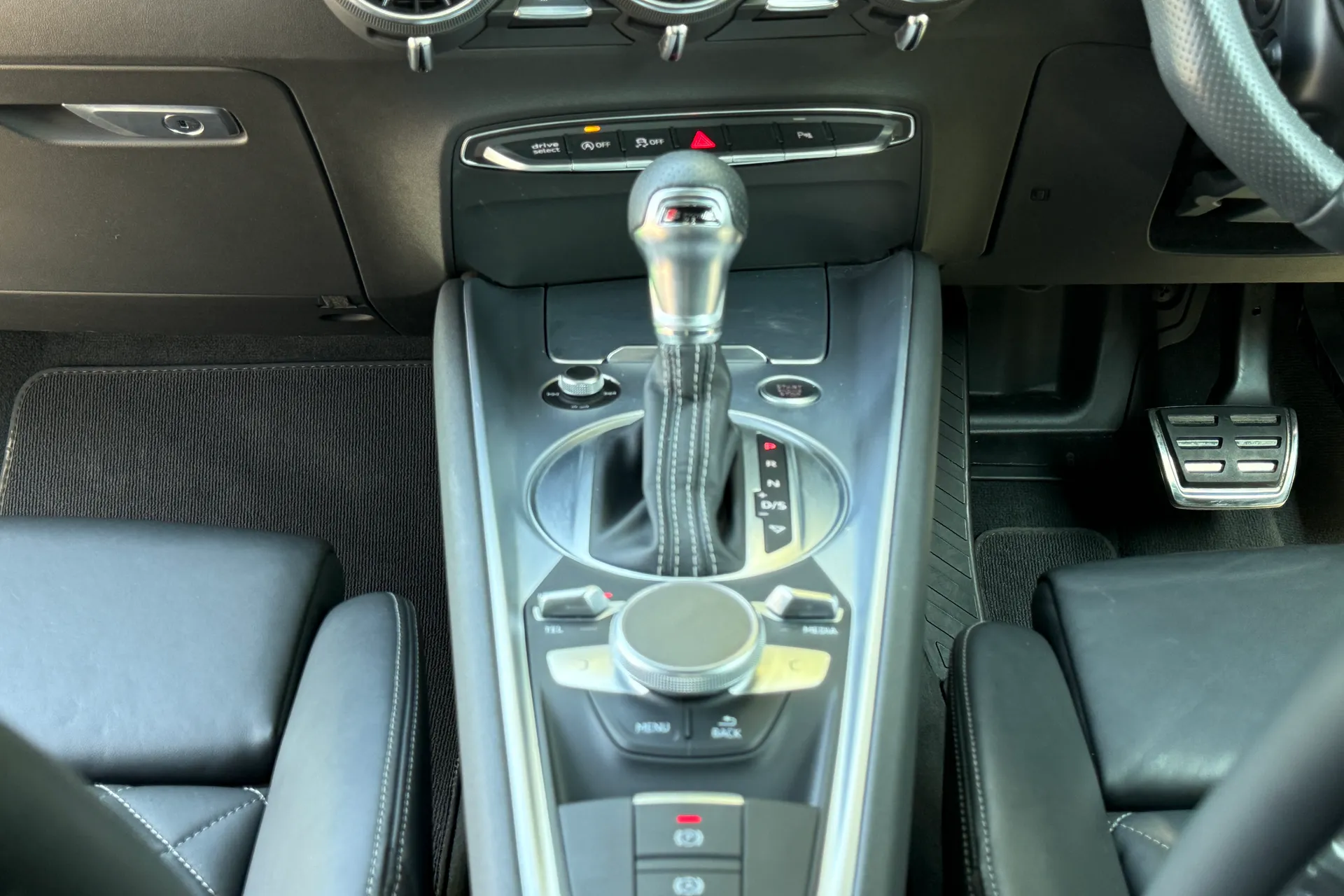 Audi TT thumbnail image number 49