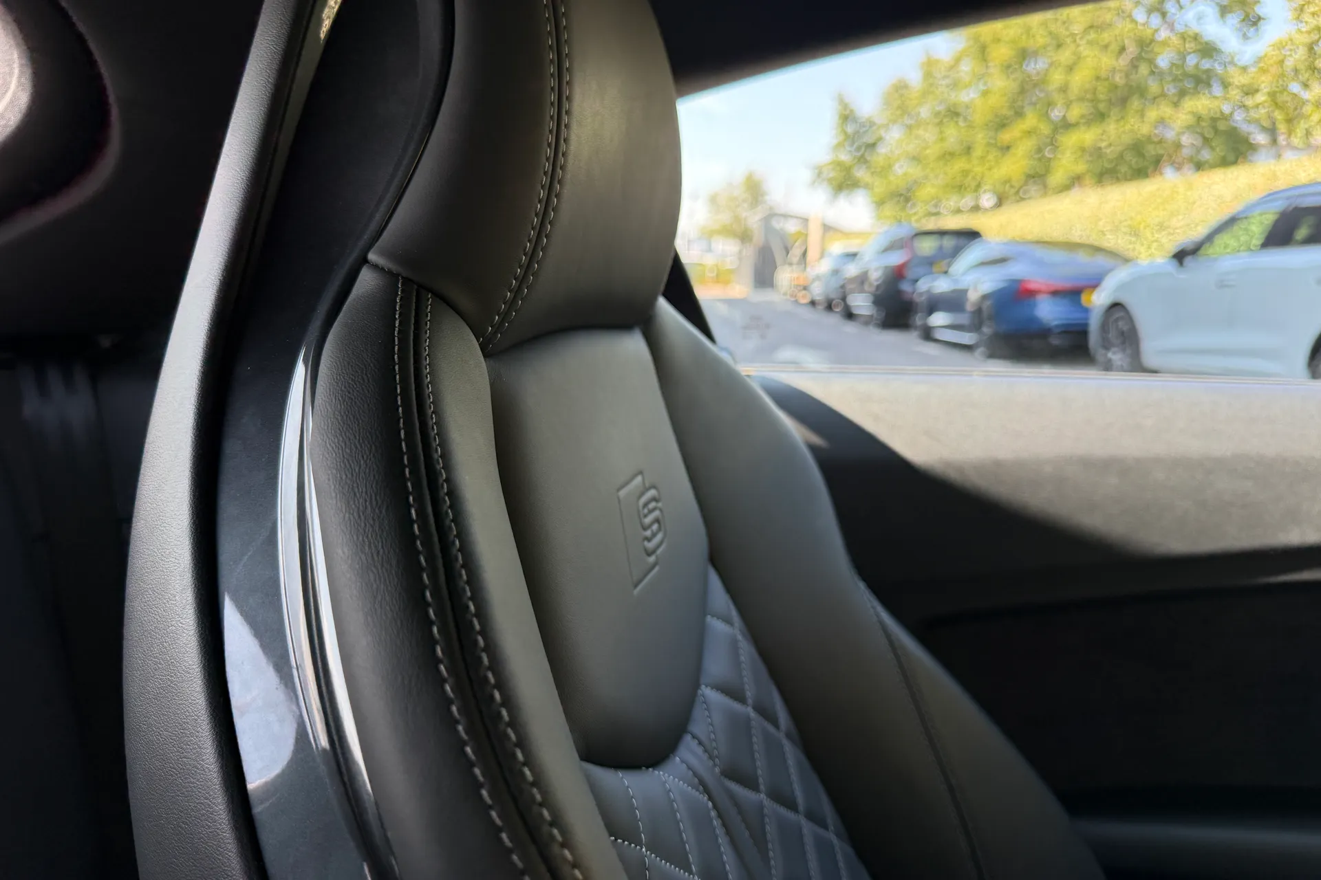 Audi TT thumbnail image number 30