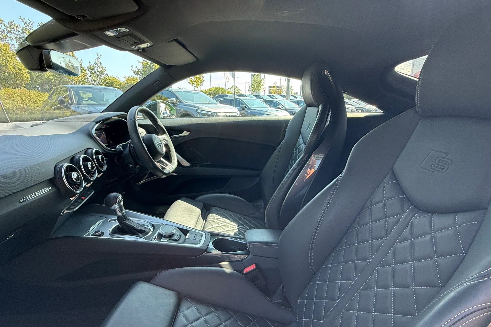 Audi TT thumbnail image number 31