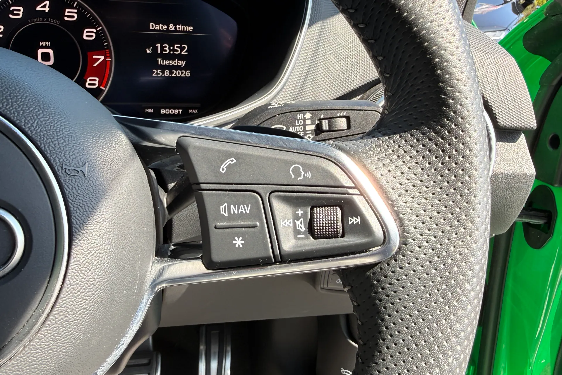 Audi TT thumbnail image number 46