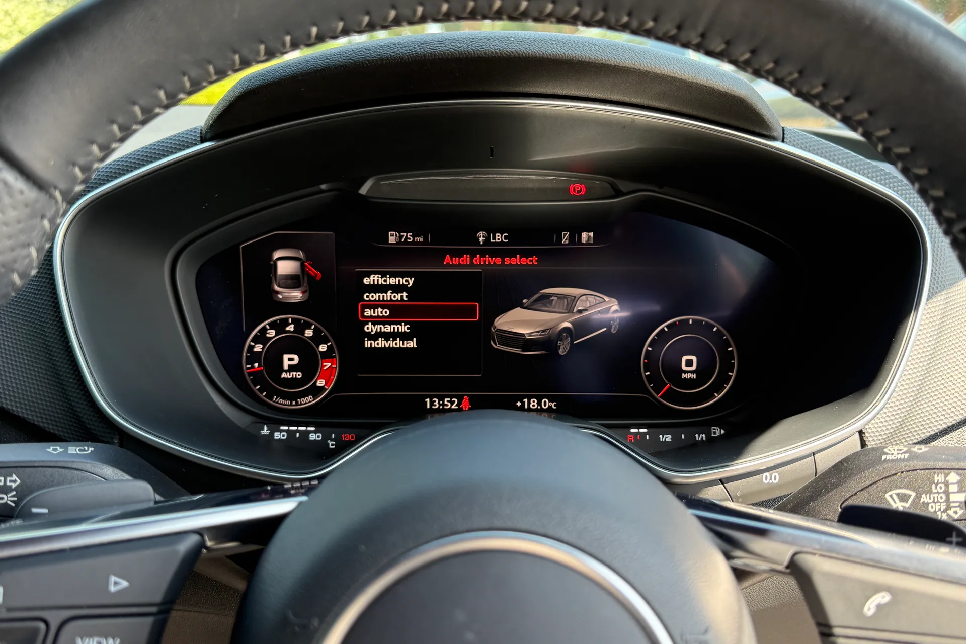 Audi TT thumbnail image number 24