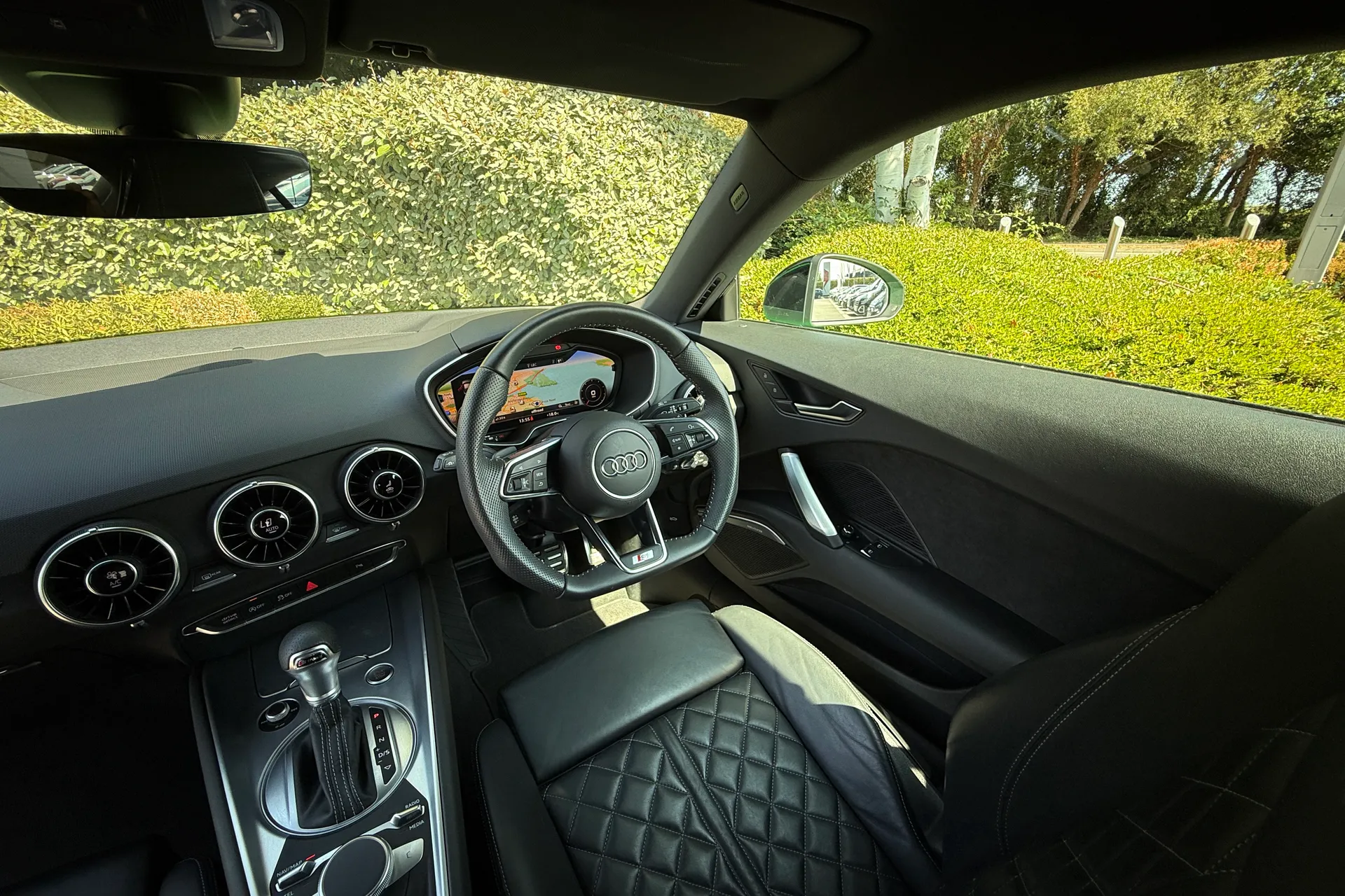 Audi TT thumbnail image number 47