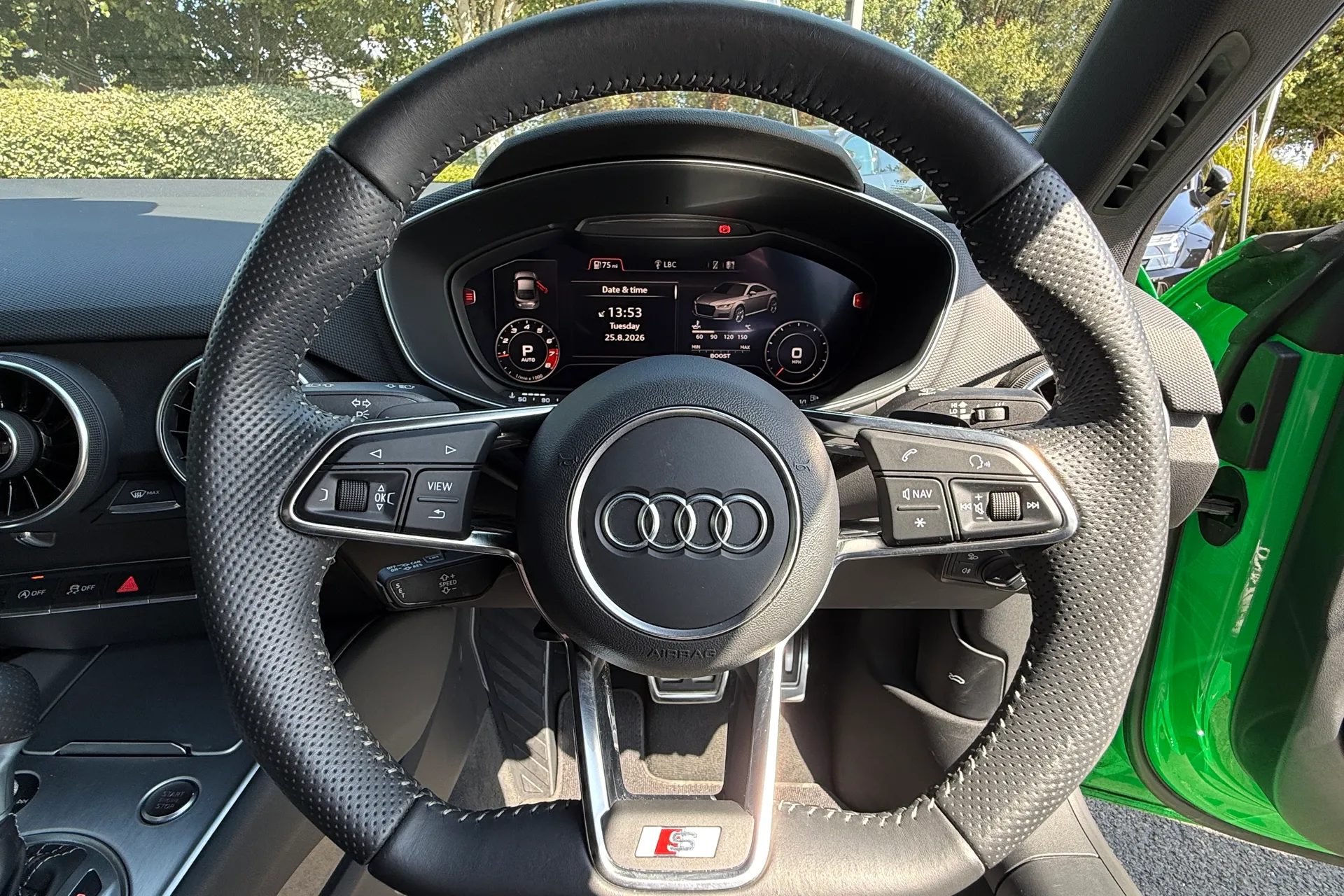 Audi TT thumbnail image number 11