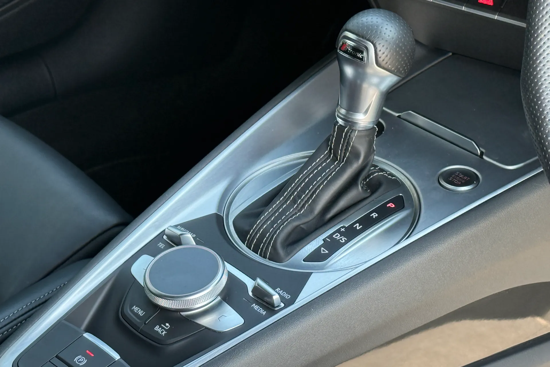 Audi TT thumbnail image number 13