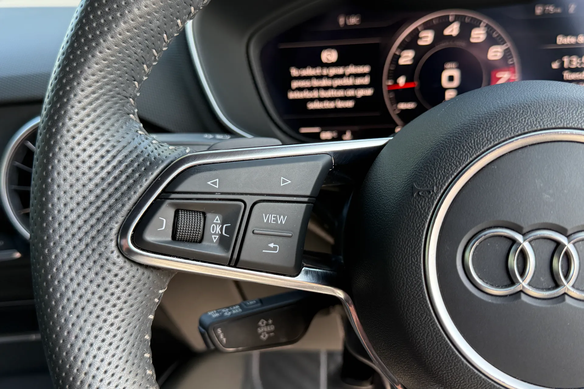 Audi TT thumbnail image number 45