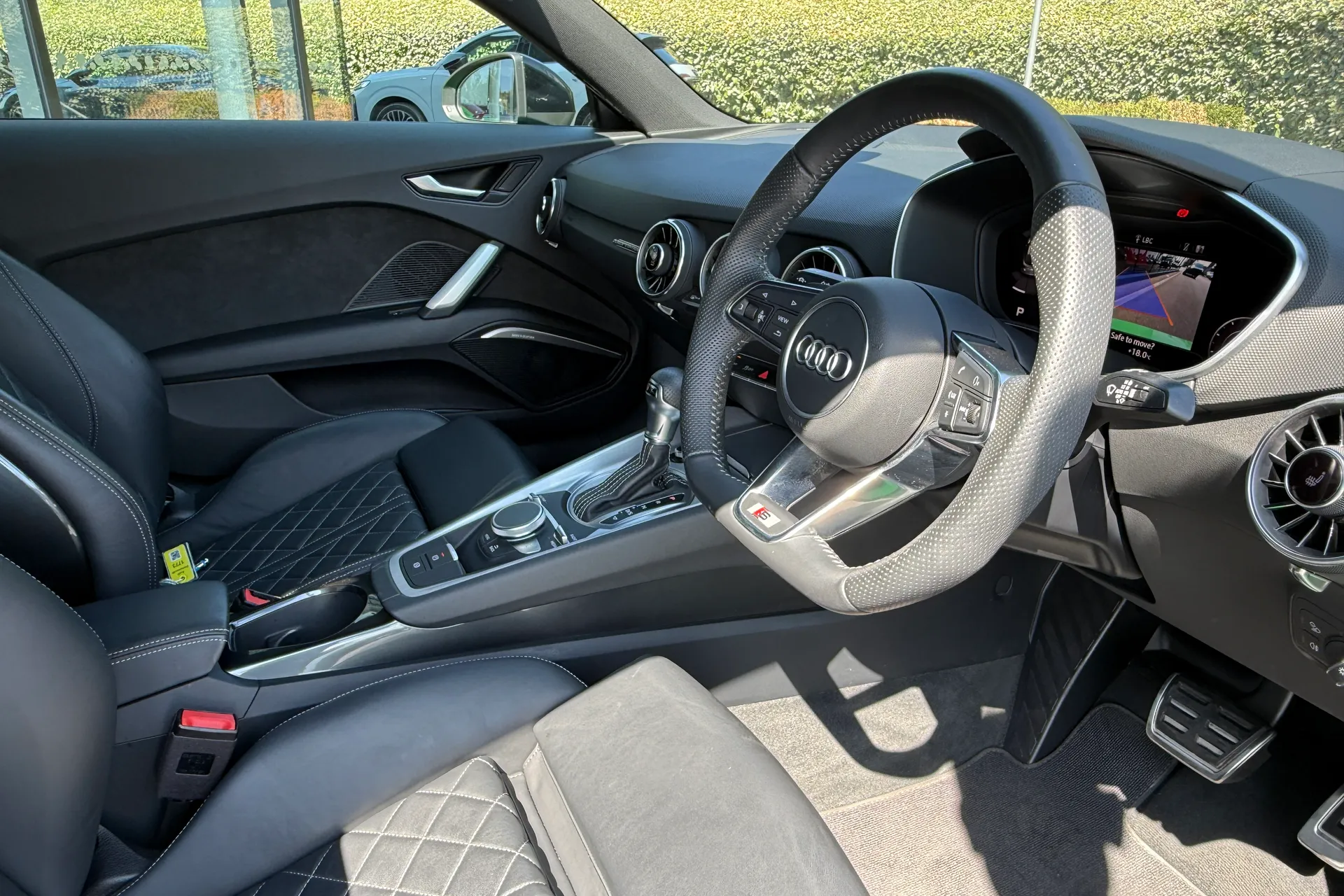 Audi TT thumbnail image number 16